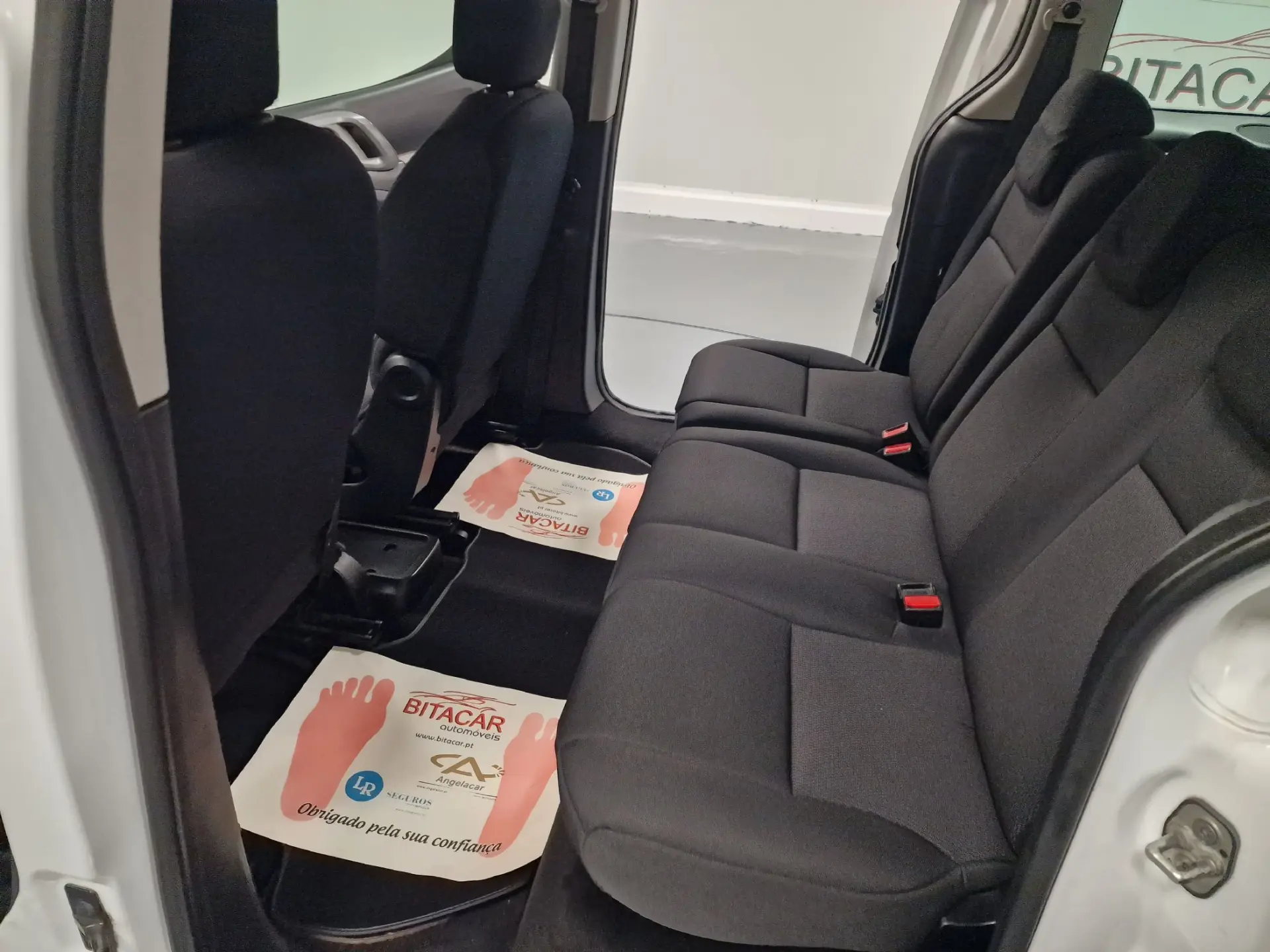 Citroën Berlingo 1.6 BLUEHDI 5 LUGARES 32