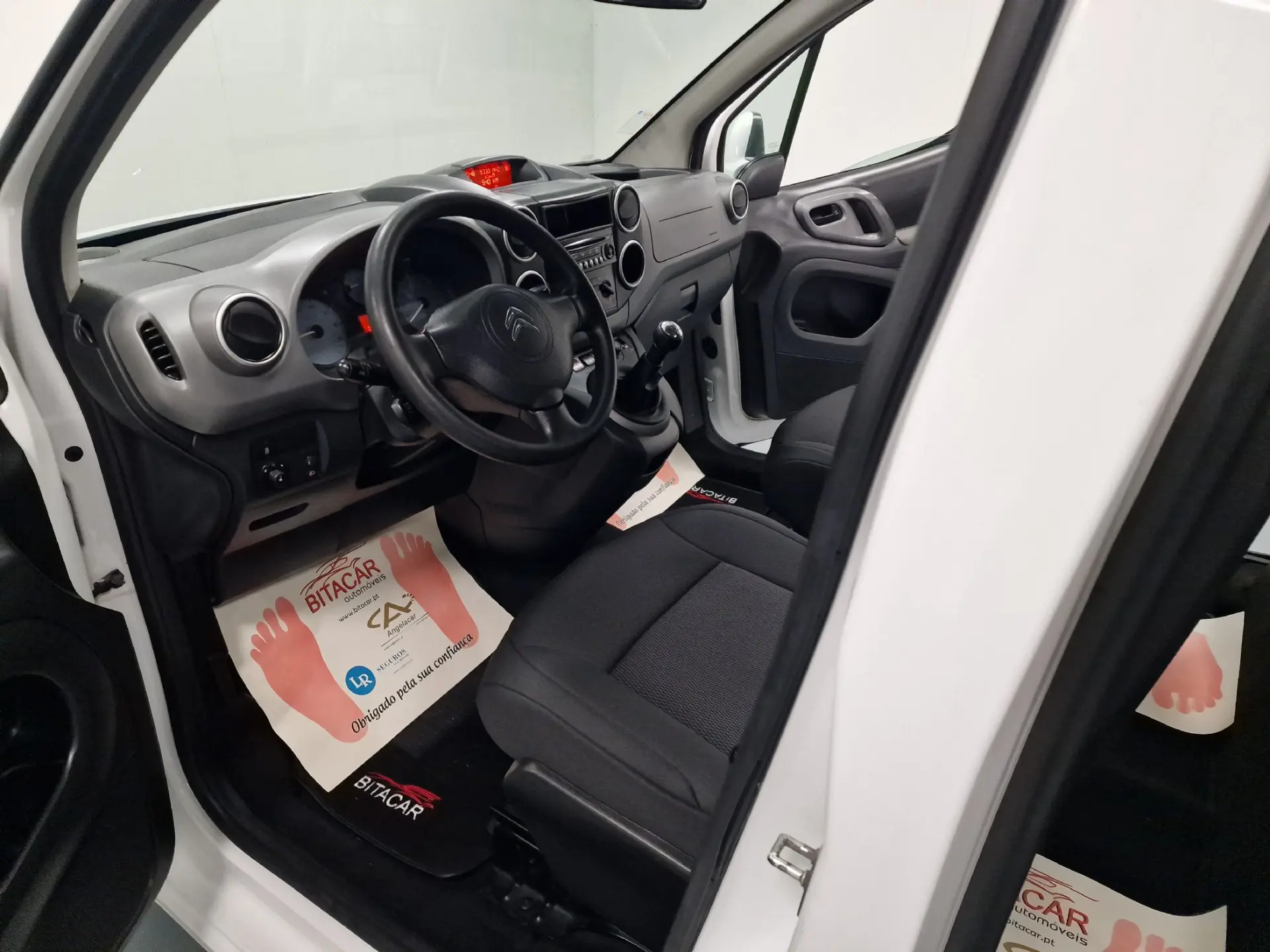 Citroën Berlingo 1.6 BLUEHDI 5 LUGARES 57