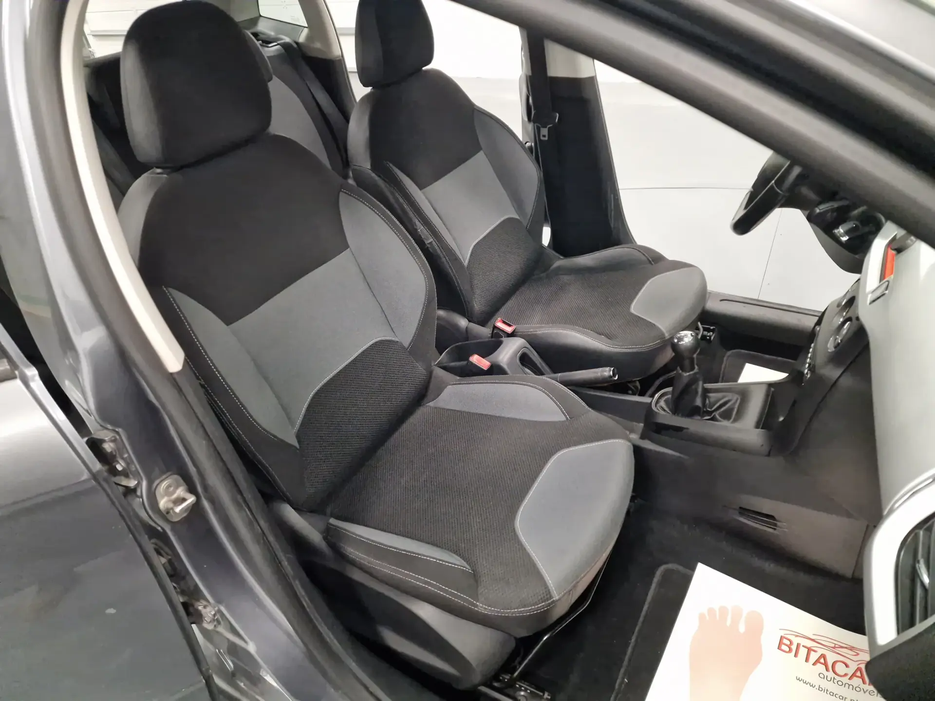 Citroën C3 1.4 HDI TETO PANORÂMICO 47