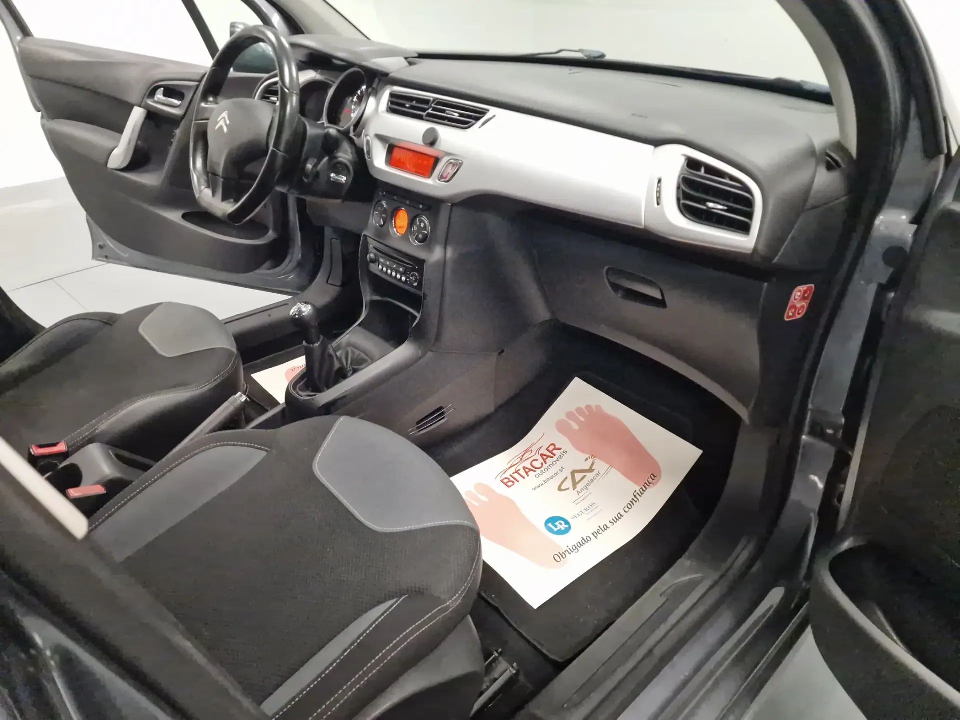 Citroën C3 1.4 HDI TETO PANORÂMICO 51