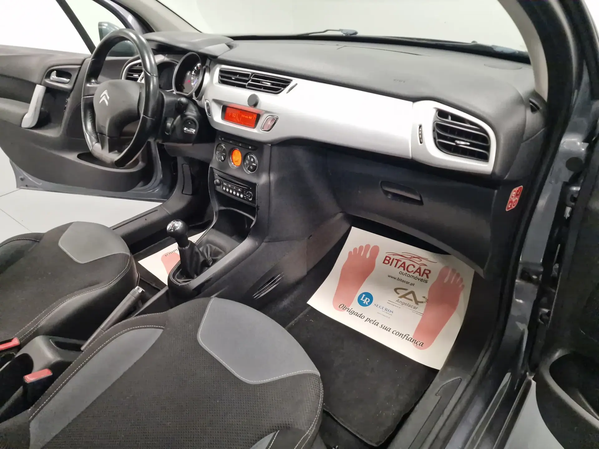 Citroën C3 1.4 HDI TETO PANORÂMICO 53