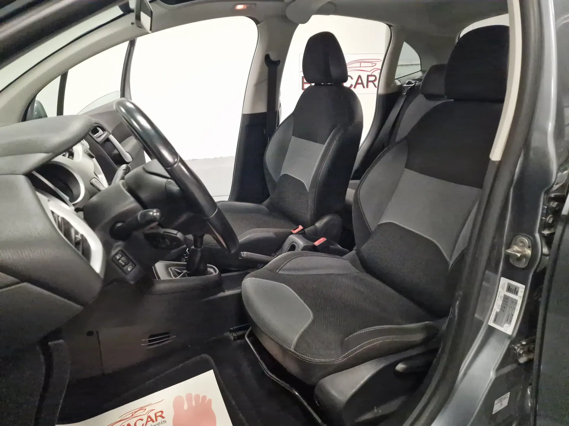 Citroën C3 1.4 HDI TETO PANORÂMICO 55