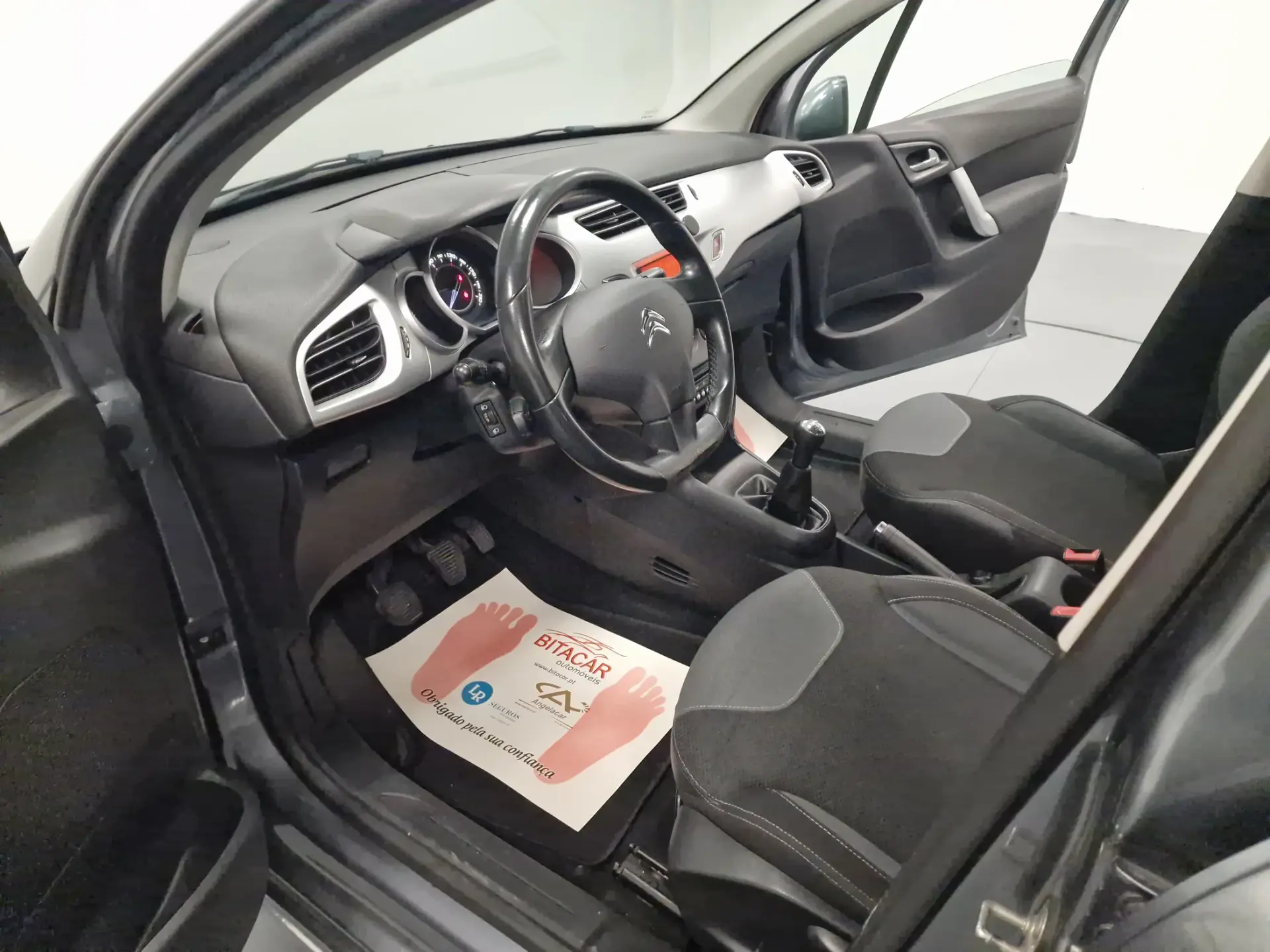 Citroën C3 1.4 HDI TETO PANORÂMICO 57