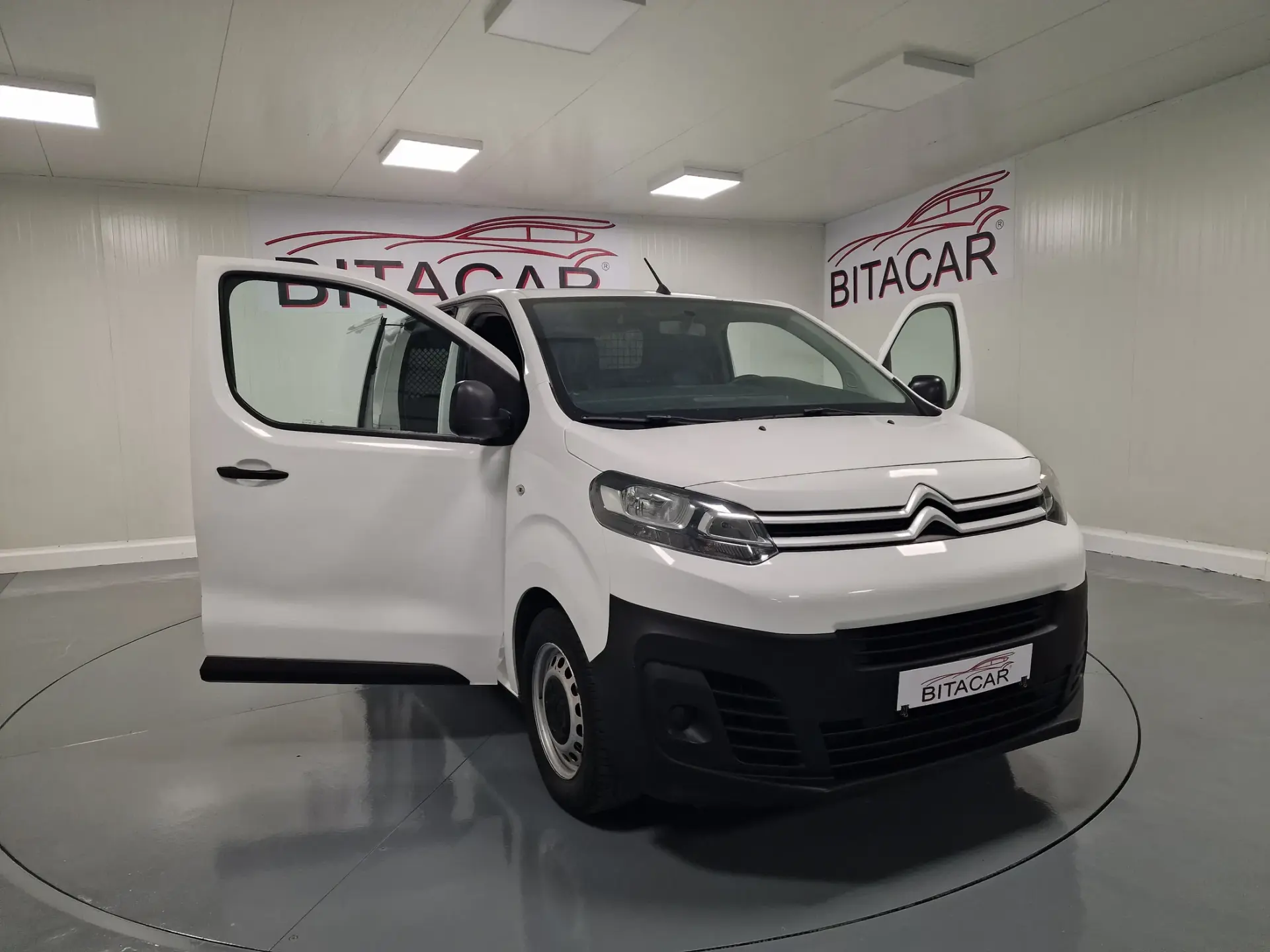 Citroën Jumpy 1.6 BlueHDi M Confort 16