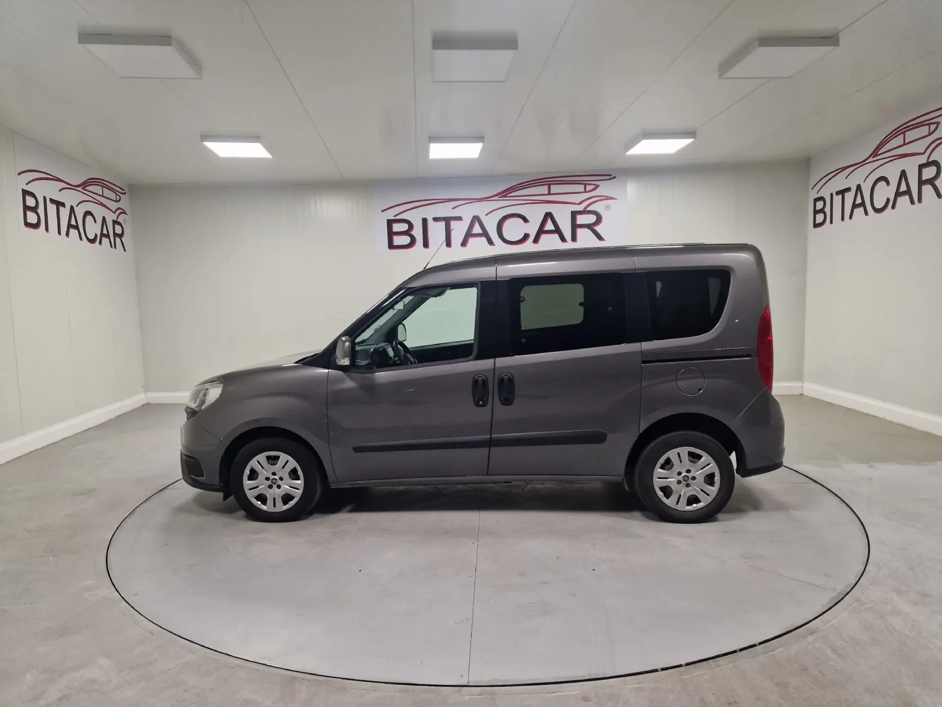 Fiat Doblo COMBI MAXI 1.3 MULTIJET 5 LUGARES 6