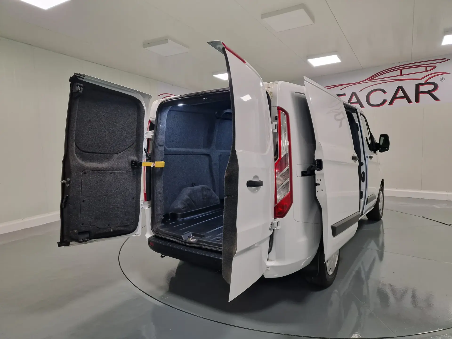 Ford Transit Custom 310L1 2.0 TDCi H1-Tecto Baixo Trend 38