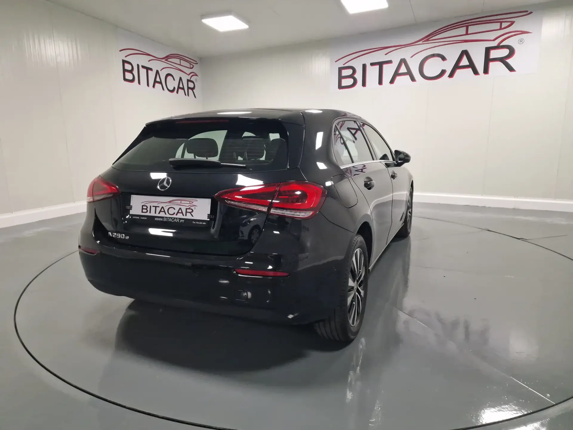 Mercedes-Benz A 250 E STYLE PLUS Hibrido Plug-In 38