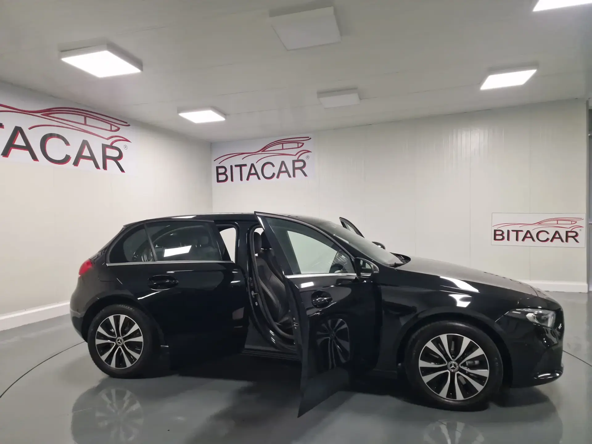 Mercedes-Benz A 250 E STYLE PLUS Hibrido Plug-In 53
