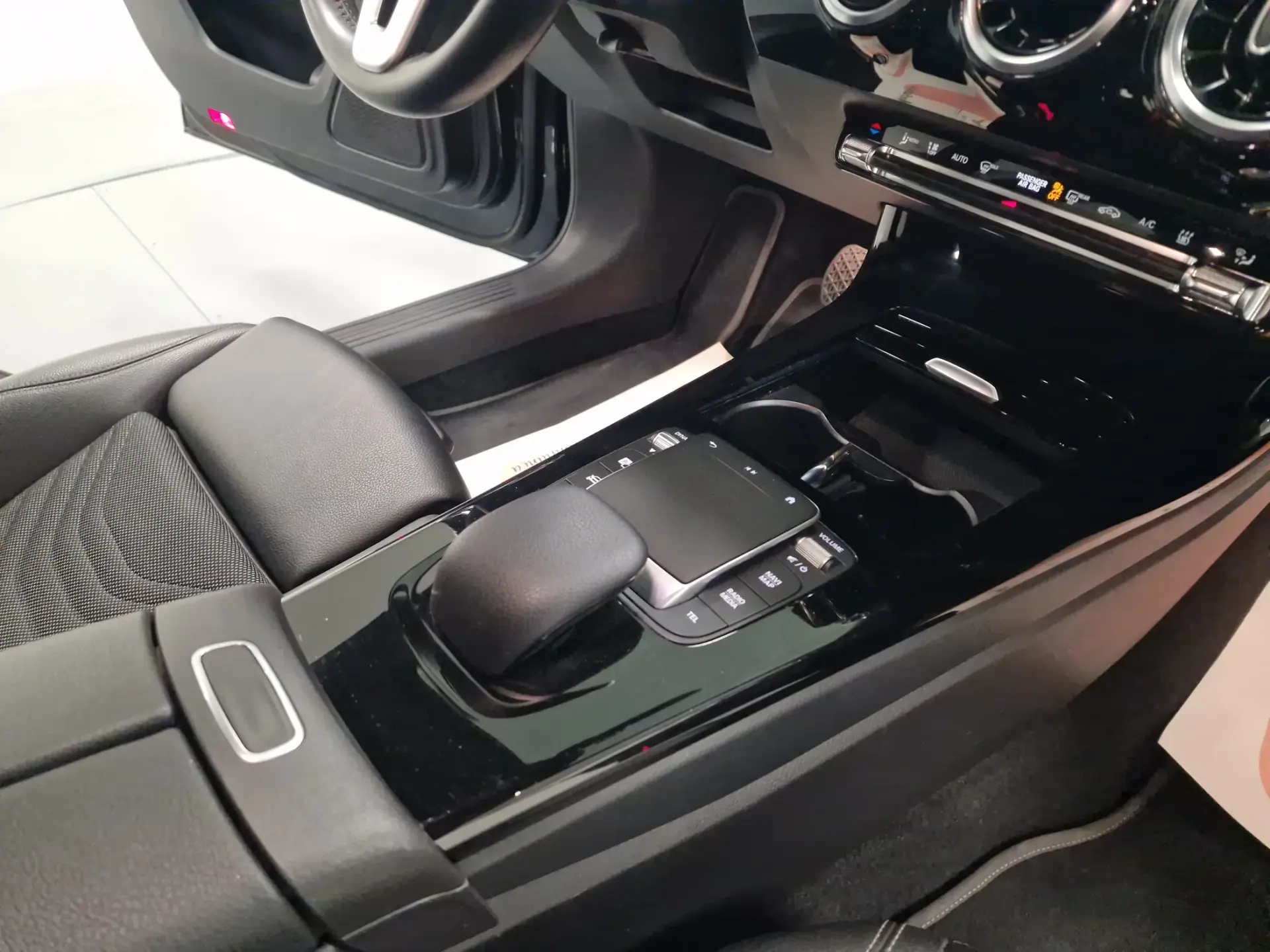 Mercedes-Benz A 250 E STYLE PLUS Hibrido Plug-In 102
