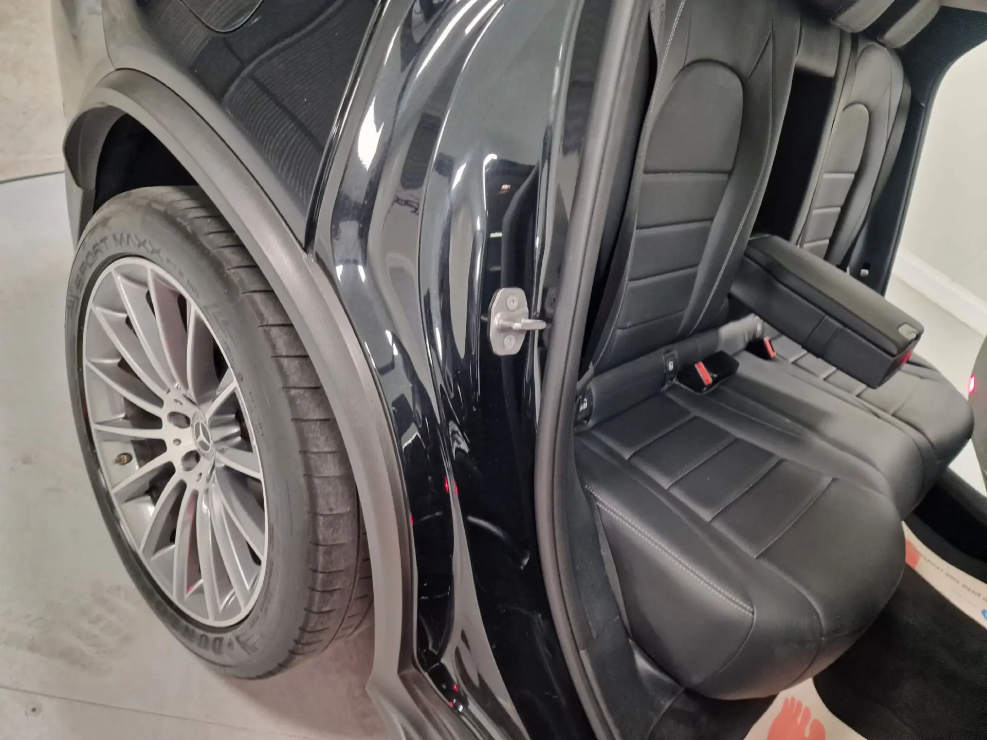 Mercedes-Benz GLC 250 COUPE AMG LINE 4-MATIC AUT. 52