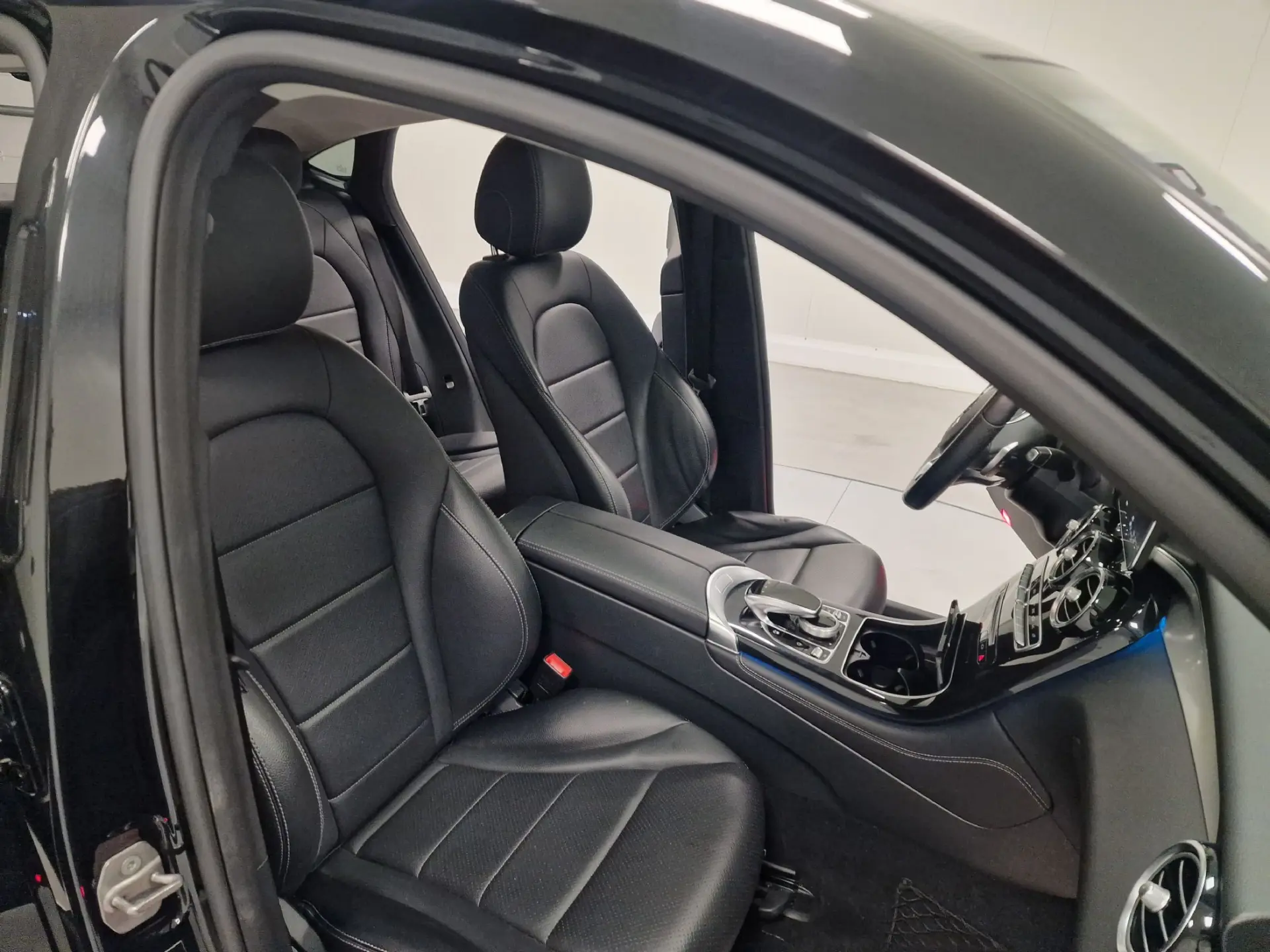 Mercedes-Benz GLC 250 COUPE AMG LINE 4-MATIC AUT. 59