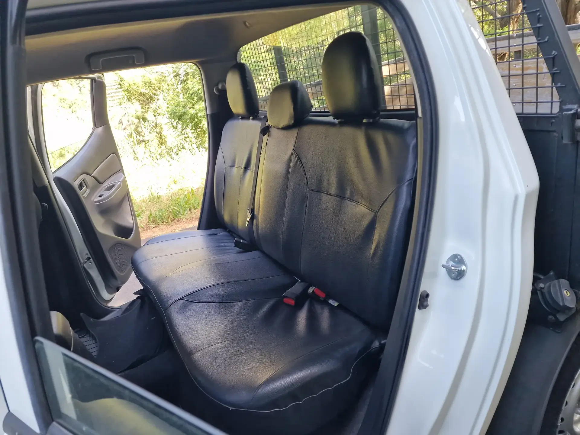 Mitsubishi L200 2.3 DI-D CD Invite 2WD 32