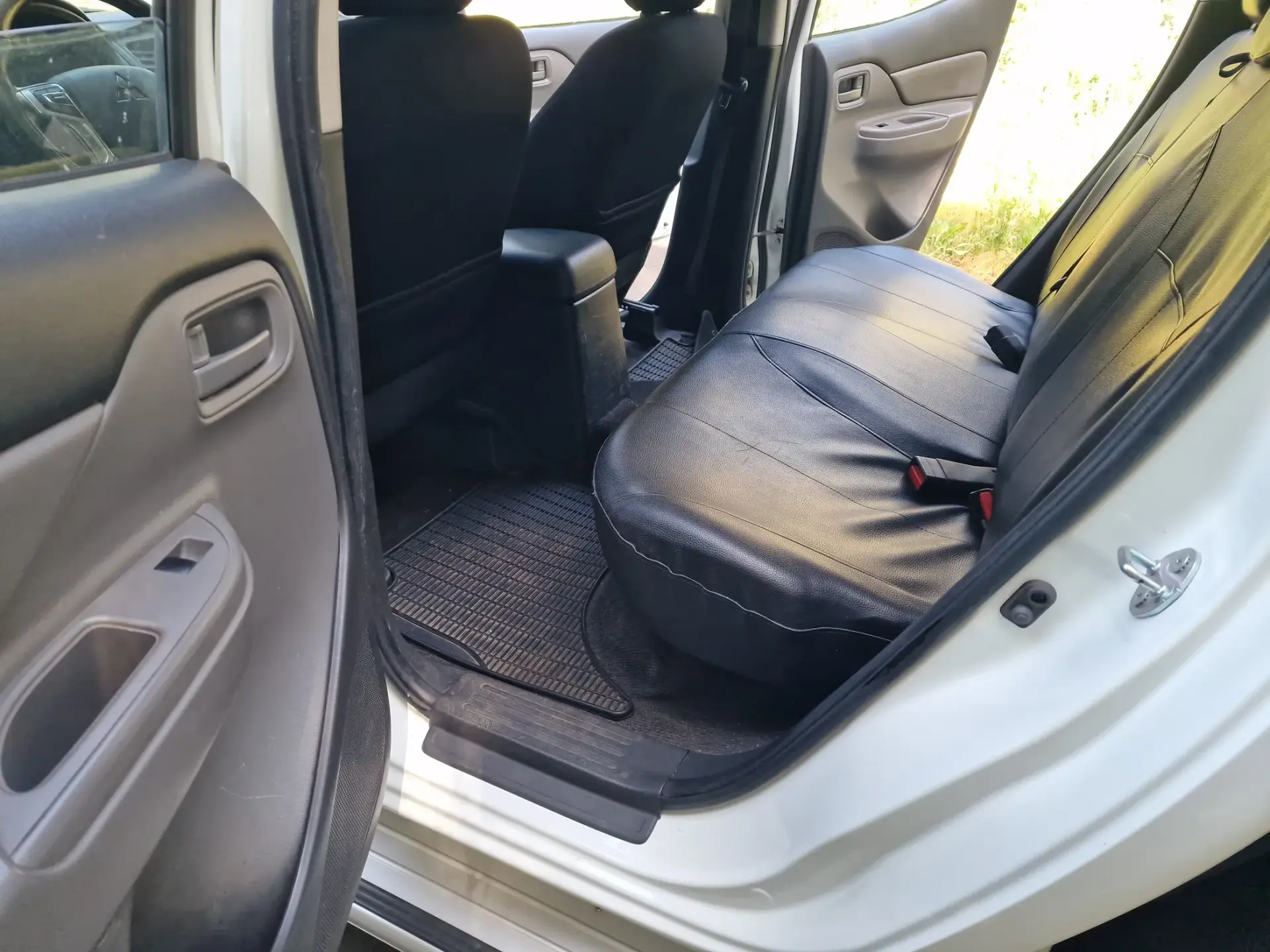 Mitsubishi L200 2.3 DI-D CD Invite 2WD 34