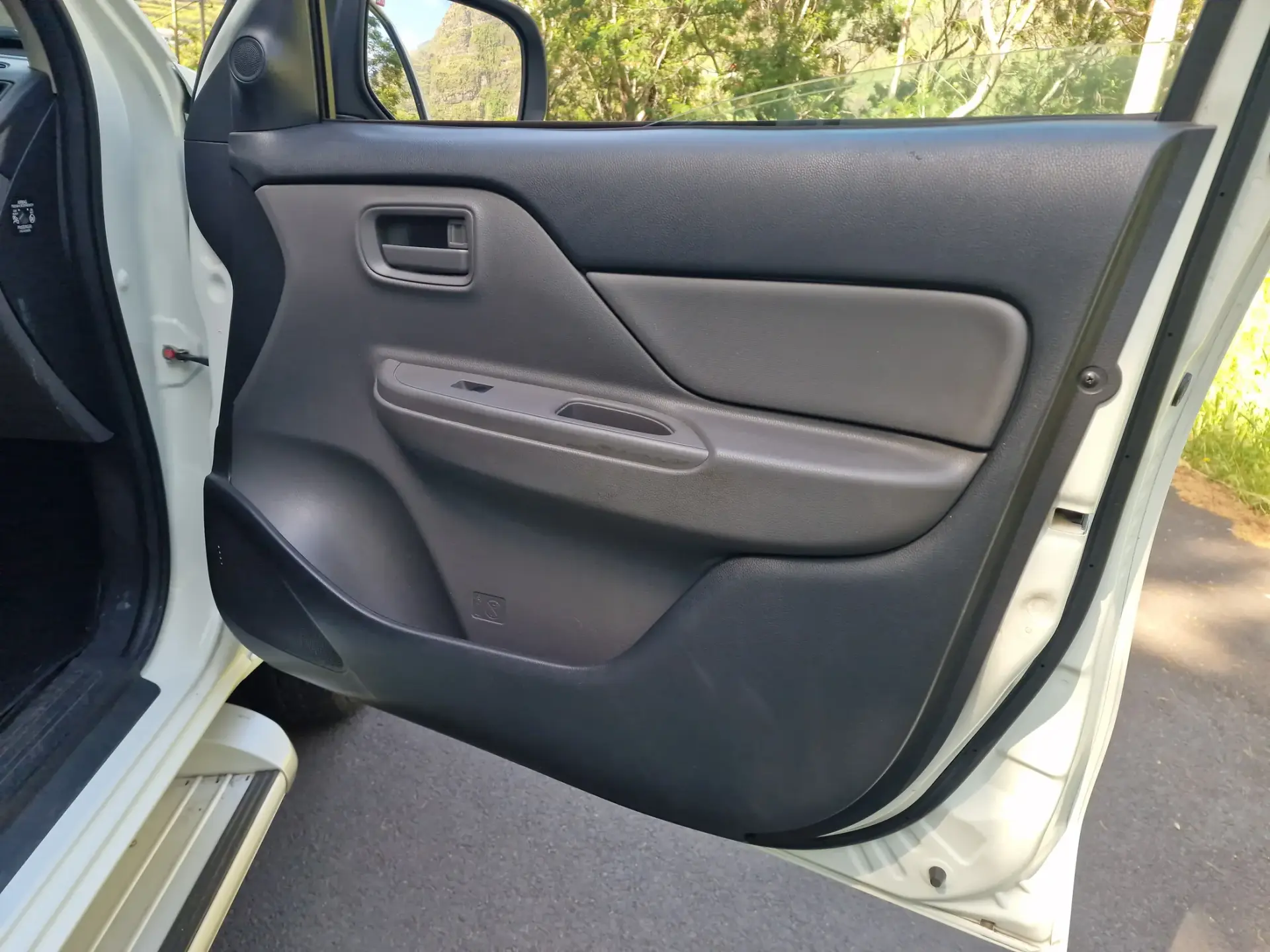 Mitsubishi L200 2.3 DI-D CD Invite 2WD 41