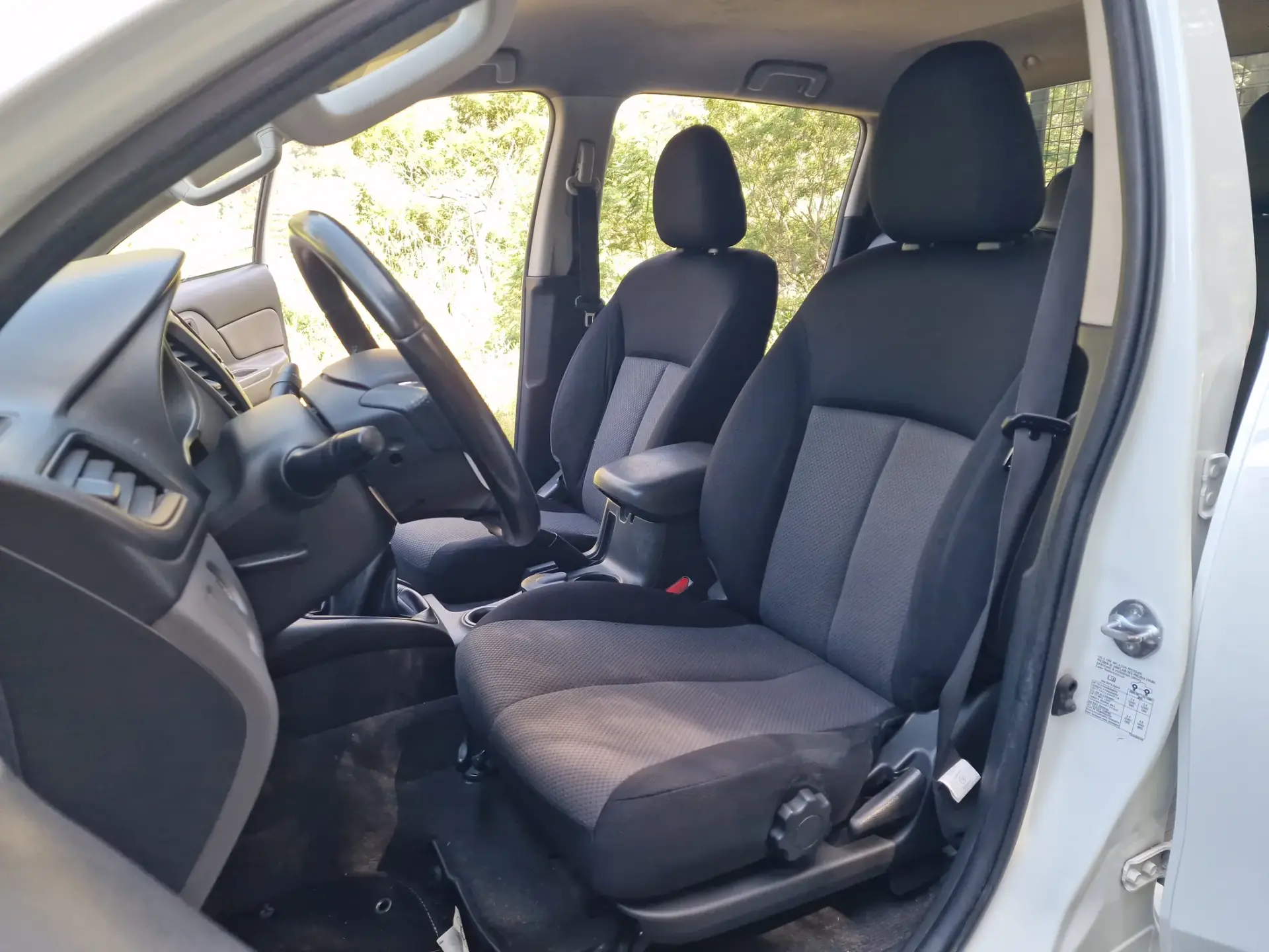 Mitsubishi L200 2.3 DI-D CD Invite 2WD 48