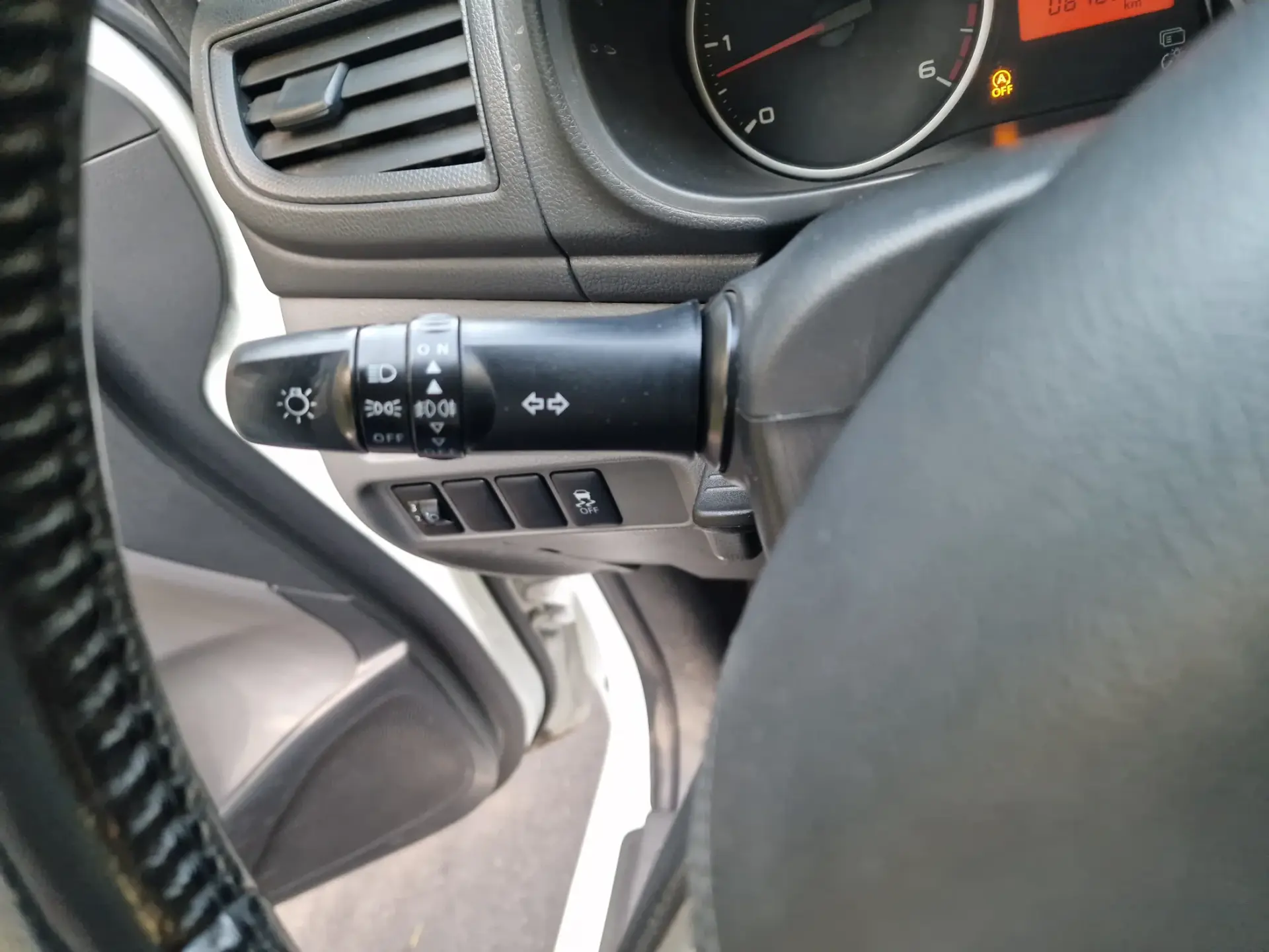 Mitsubishi L200 2.3 DI-D CD Invite 2WD 55