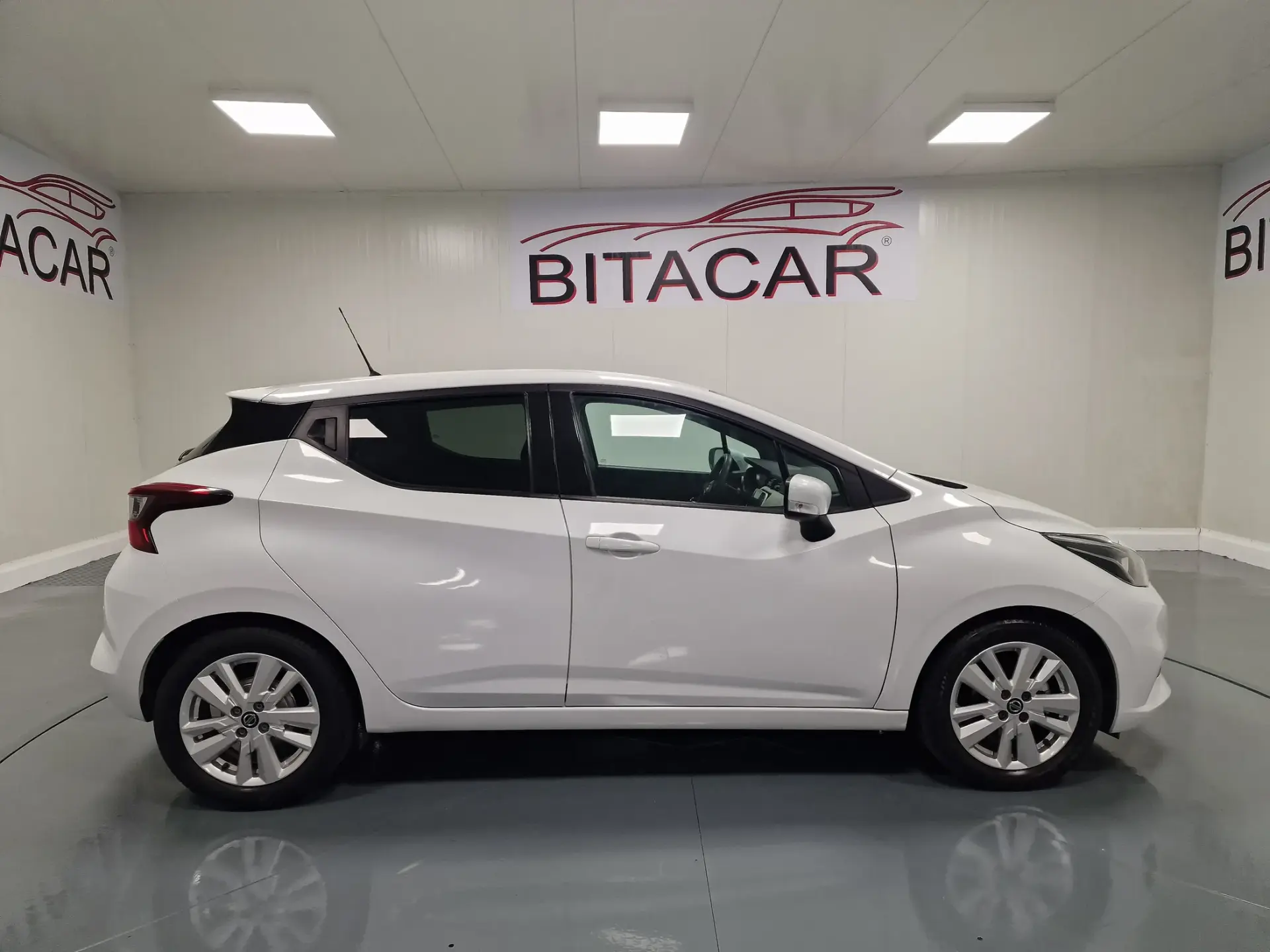 Nissan Micra 1.0 IG-T N-Connecta 21