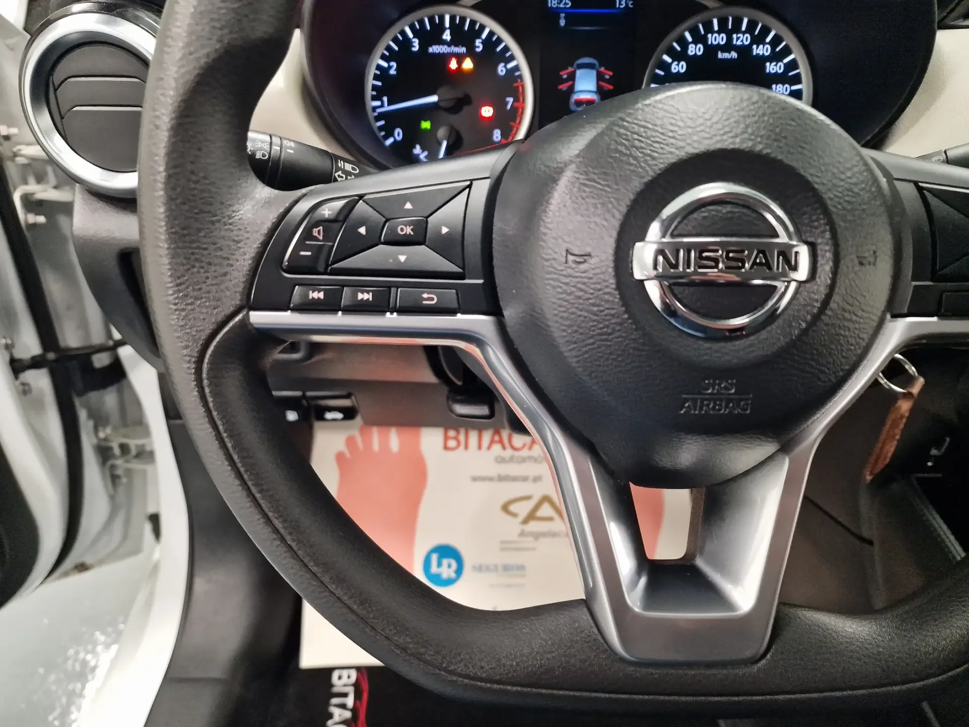 Nissan Micra 1.0 IG-T N-Connecta 68