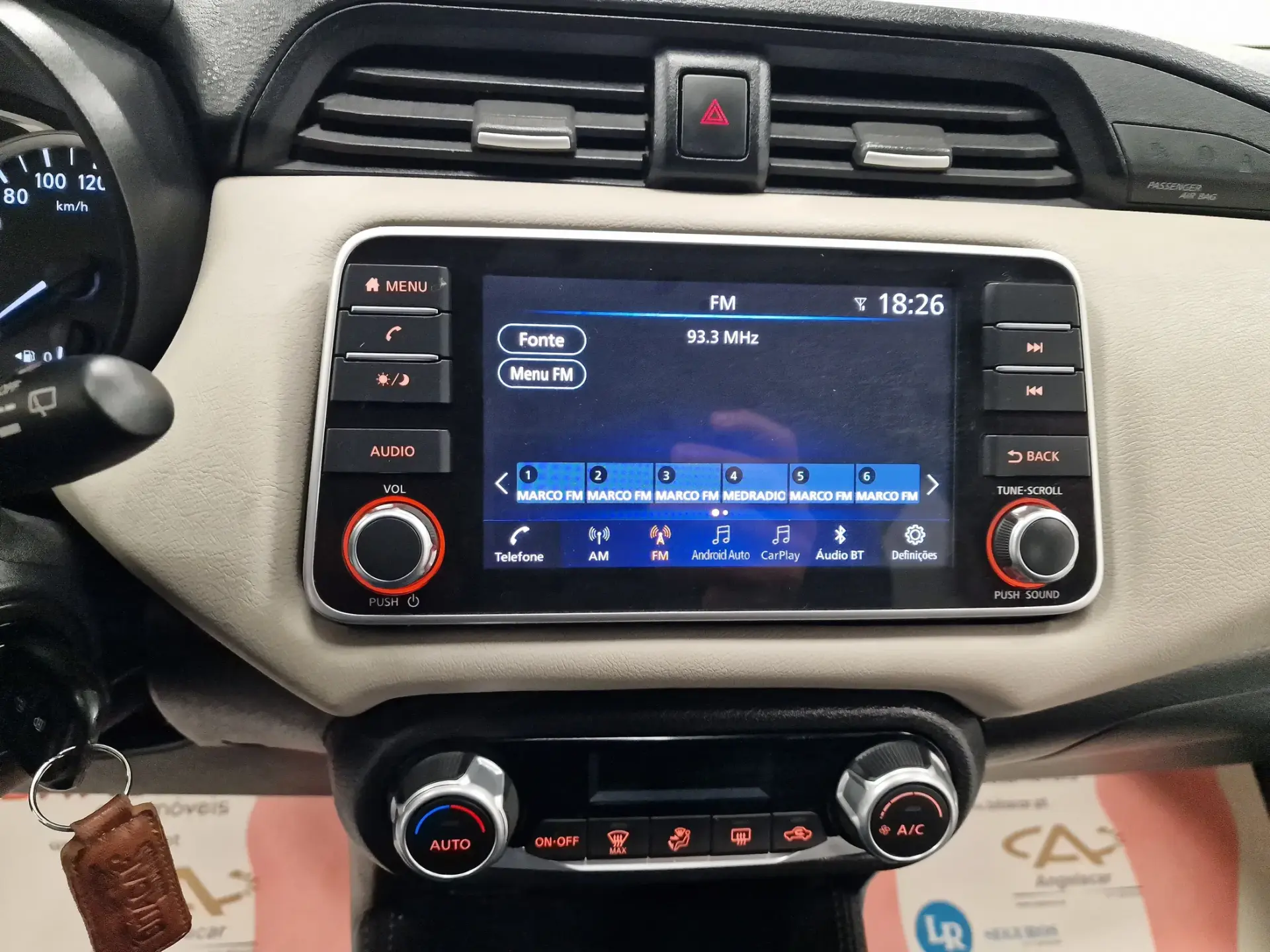 Nissan Micra 1.0 IG-T N-Connecta 74