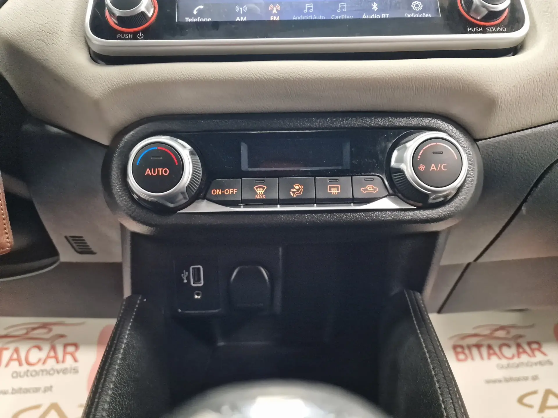 Nissan Micra 1.0 IG-T N-Connecta 82