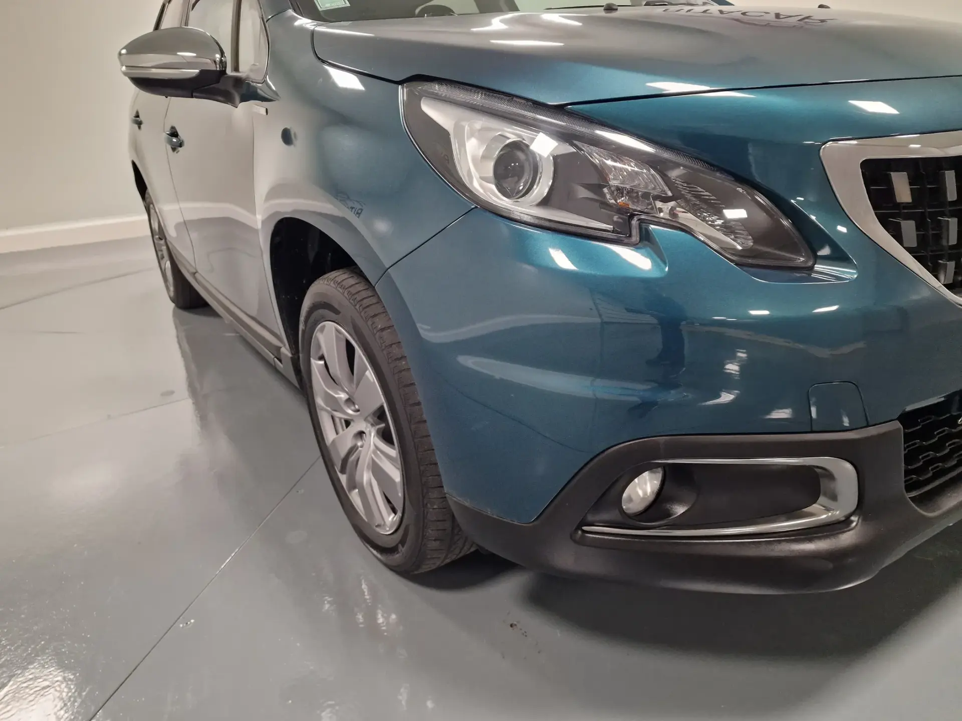 Peugeot 2008 1.2 PureTech Style 4