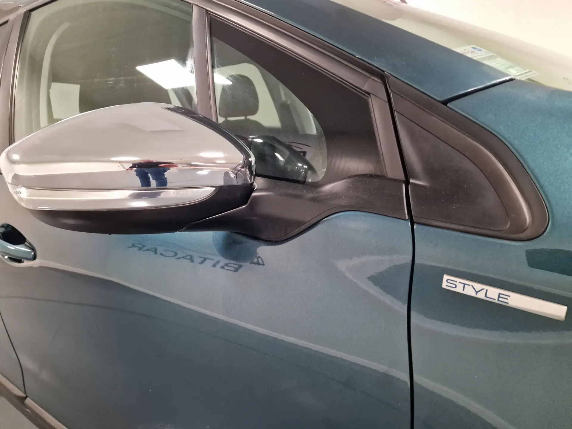 Peugeot 2008 1.2 PureTech Style 6