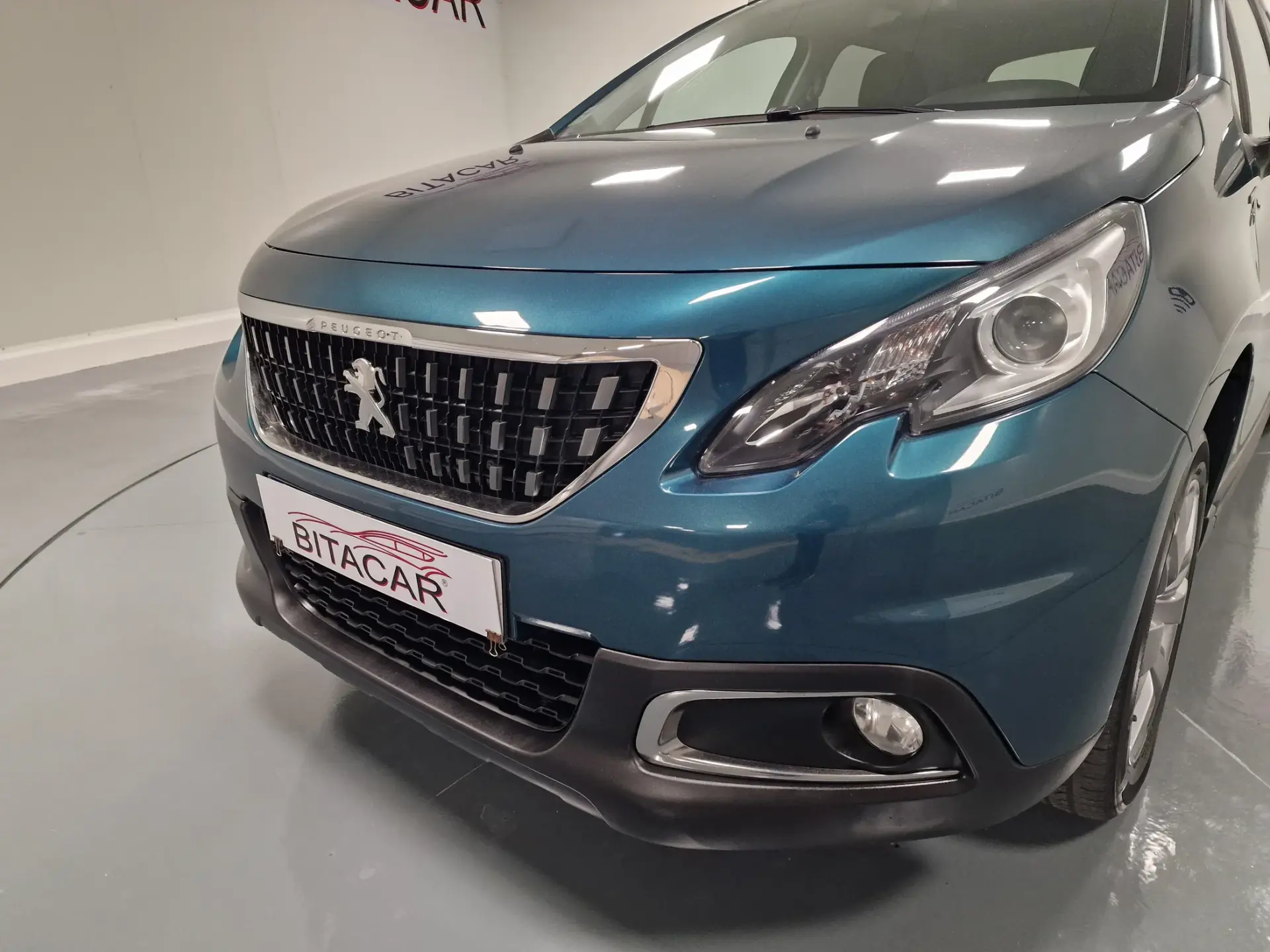 Peugeot 2008 1.2 PureTech Style 9