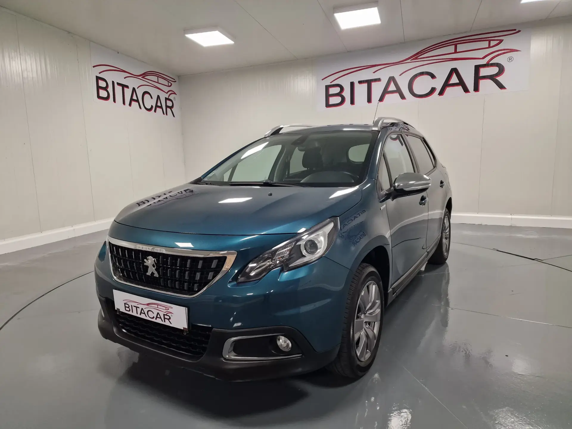 Peugeot 2008 1.2 PureTech Style 12
