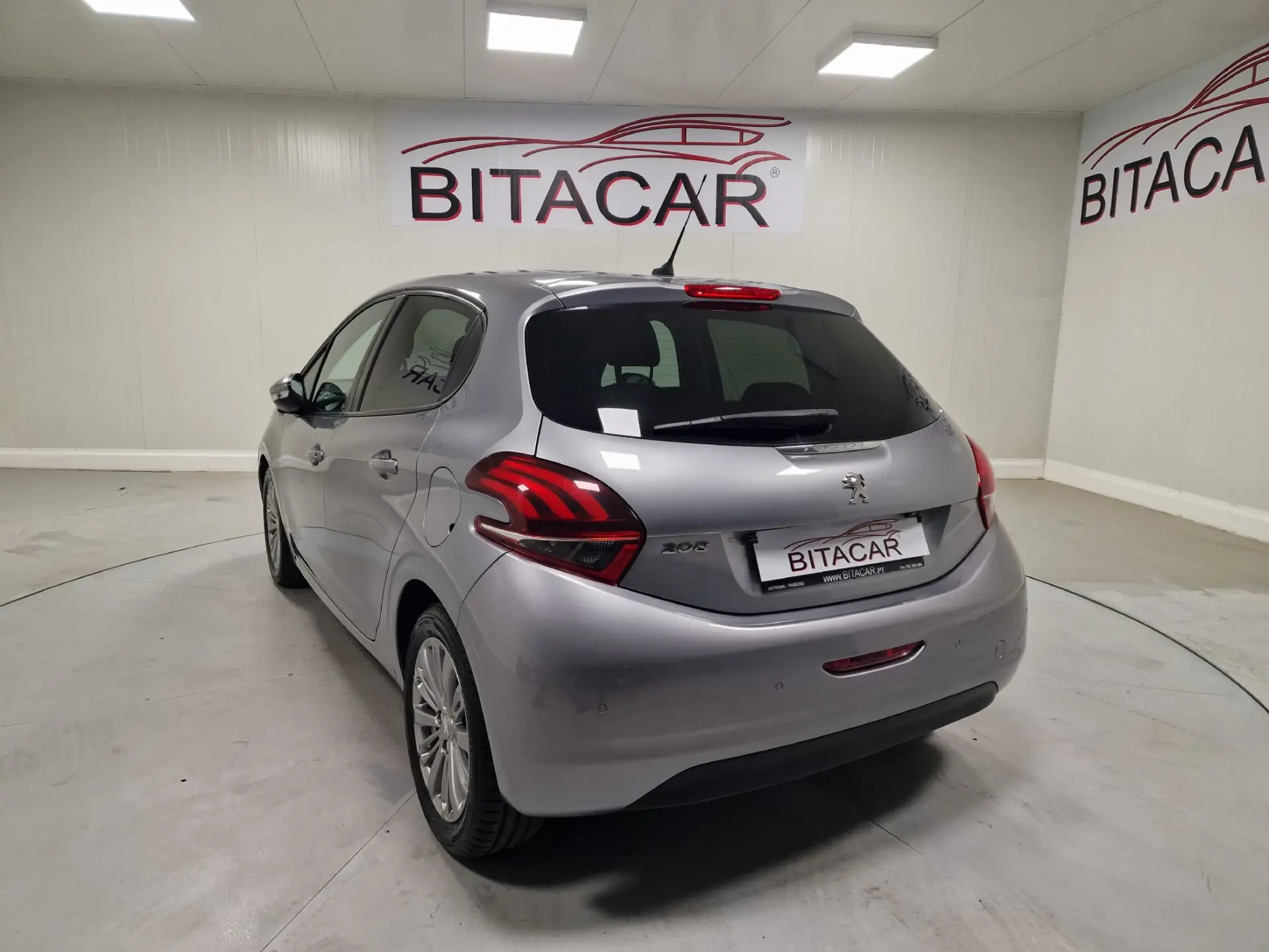 Peugeot 208 1.5 BLUEHDI 102CV SIGNATURE GPS CAM. TRASEIRA 16