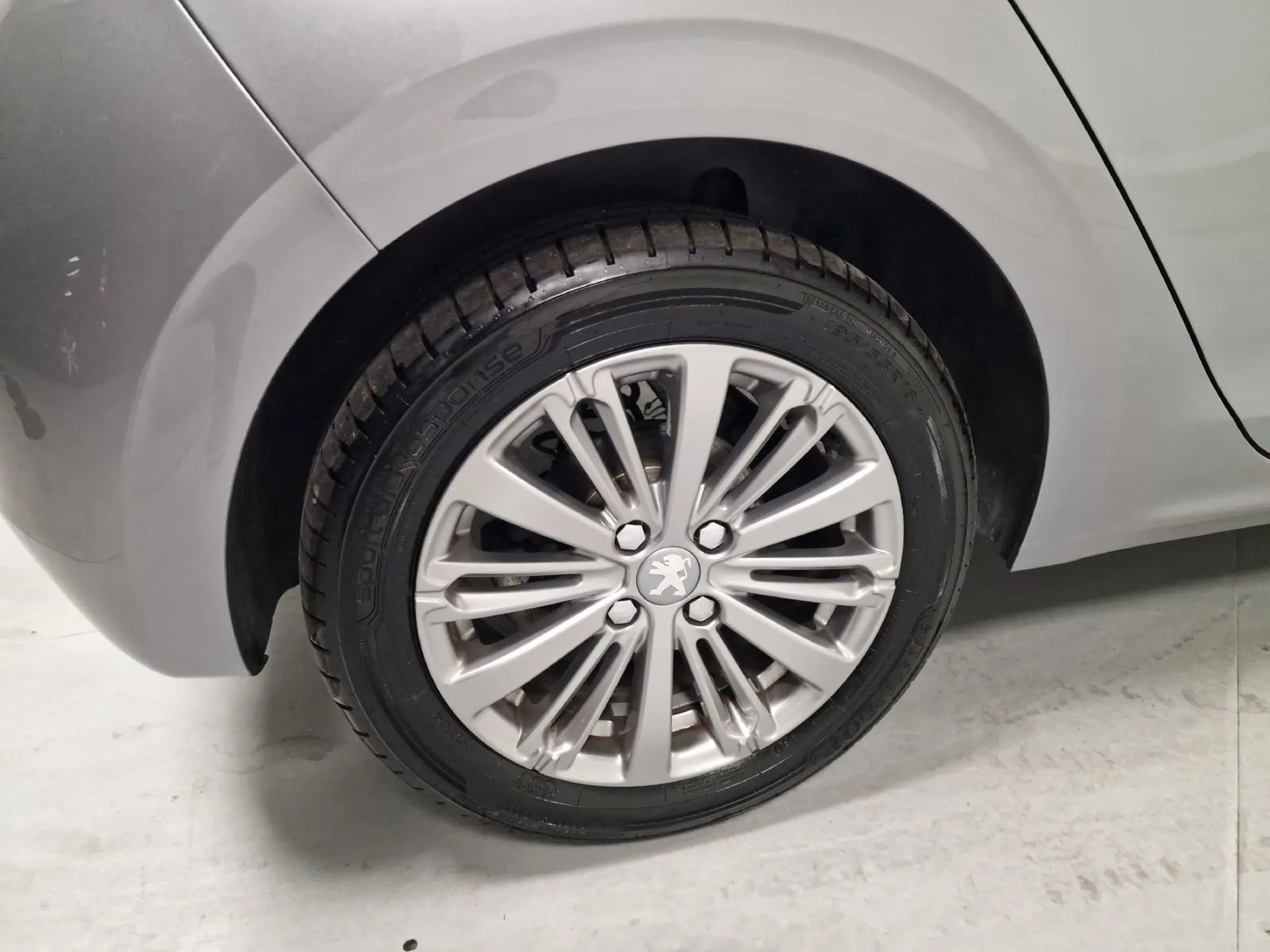 Peugeot 208 1.5 BLUEHDI 102CV SIGNATURE GPS CAM. TRASEIRA 24