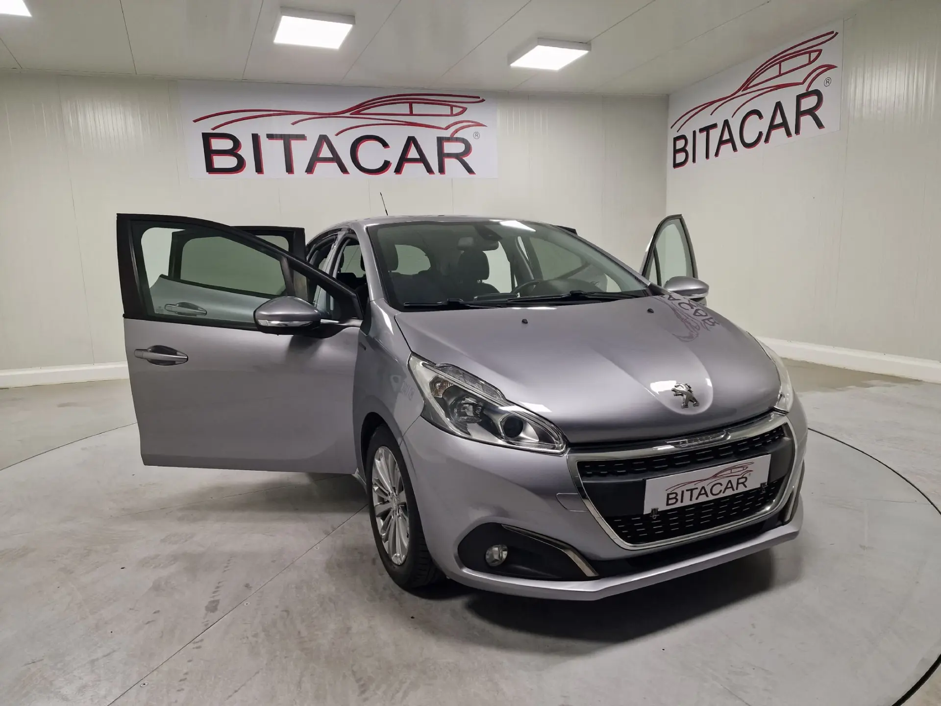 Peugeot 208 1.5 BLUEHDI 102CV SIGNATURE GPS CAM. TRASEIRA 26