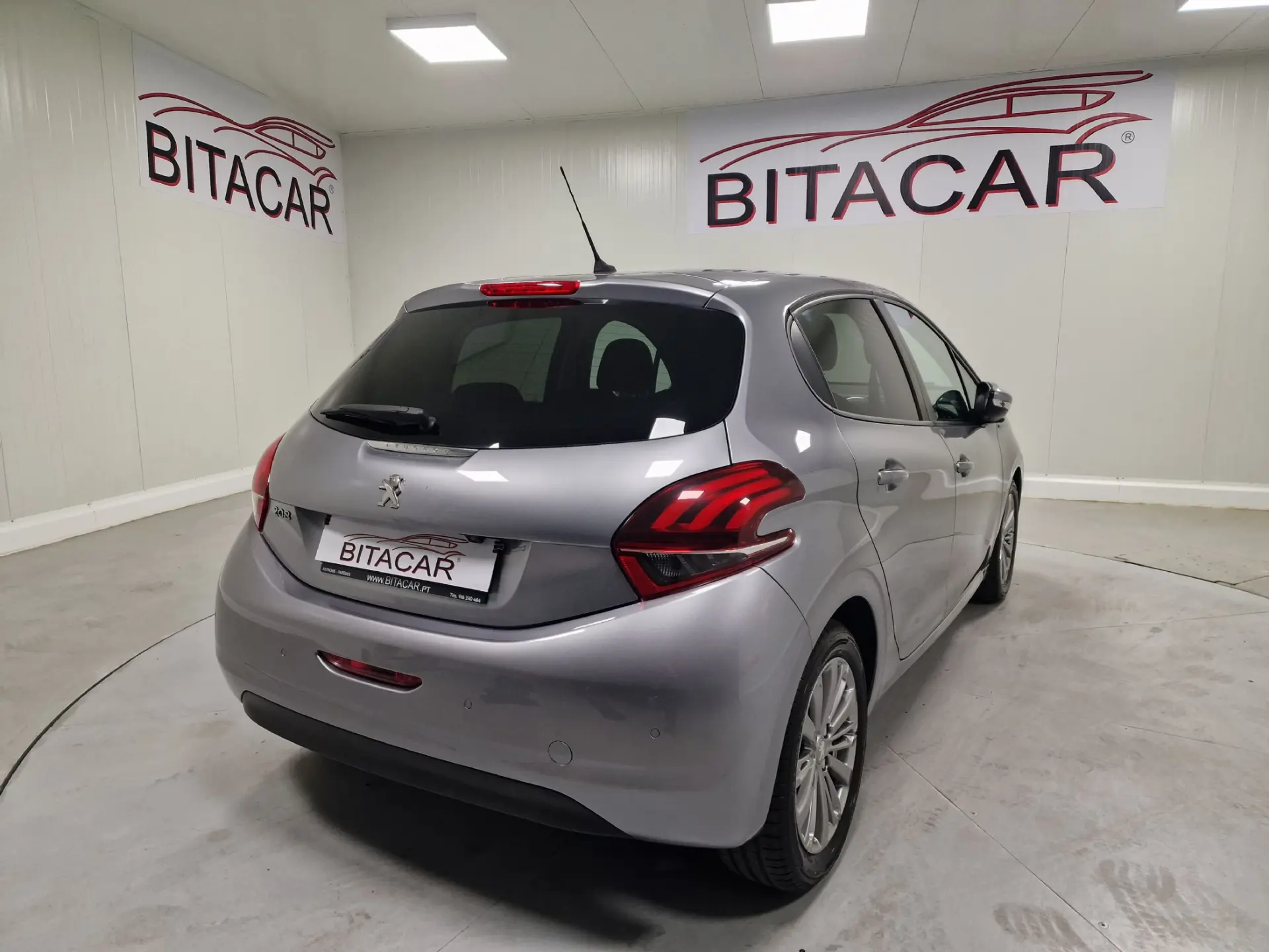 Peugeot 208 1.5 BLUEHDI 102CV SIGNATURE GPS CAM. TRASEIRA 28