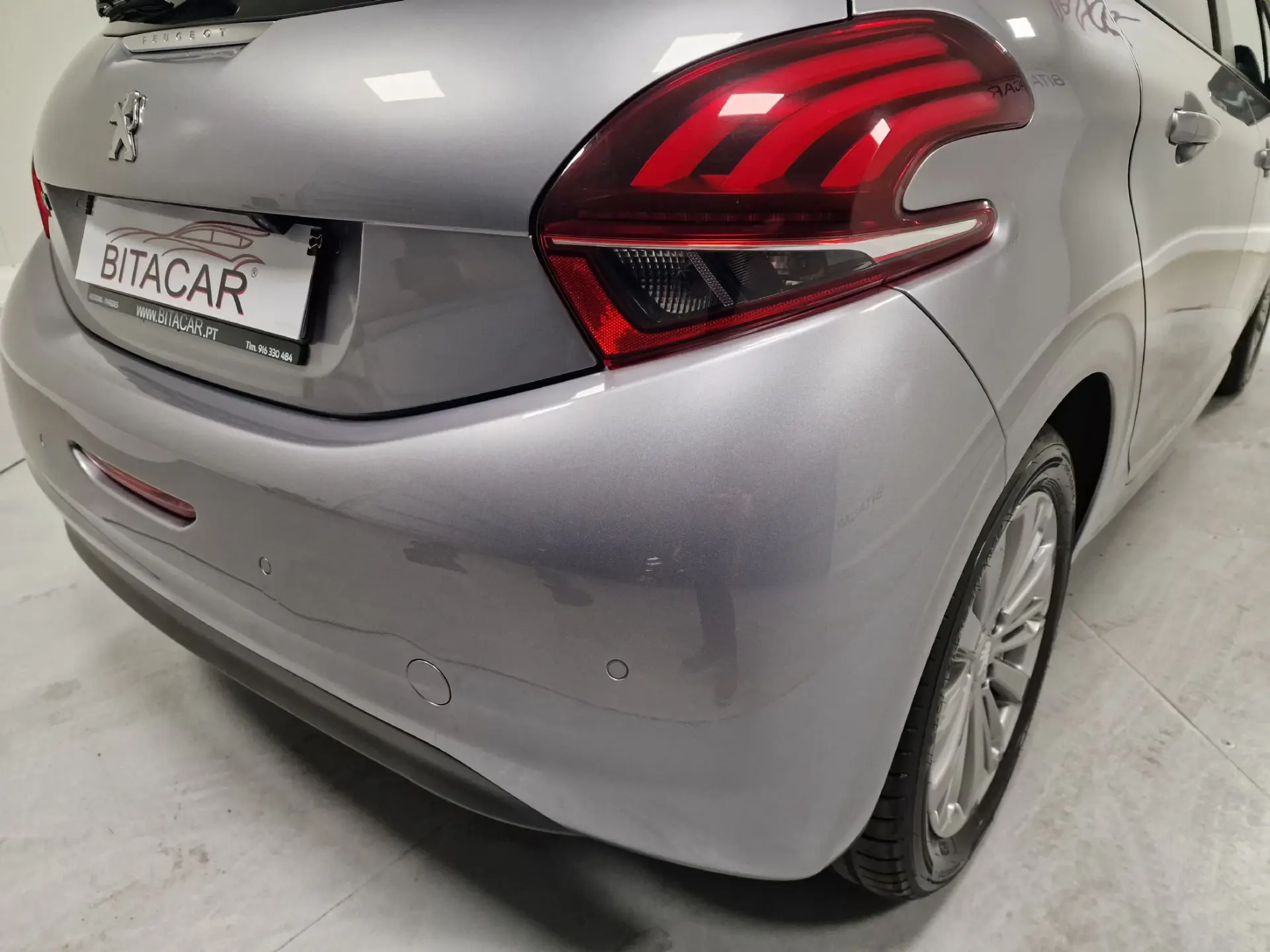 Peugeot 208 1.5 BLUEHDI 102CV SIGNATURE GPS CAM. TRASEIRA 29