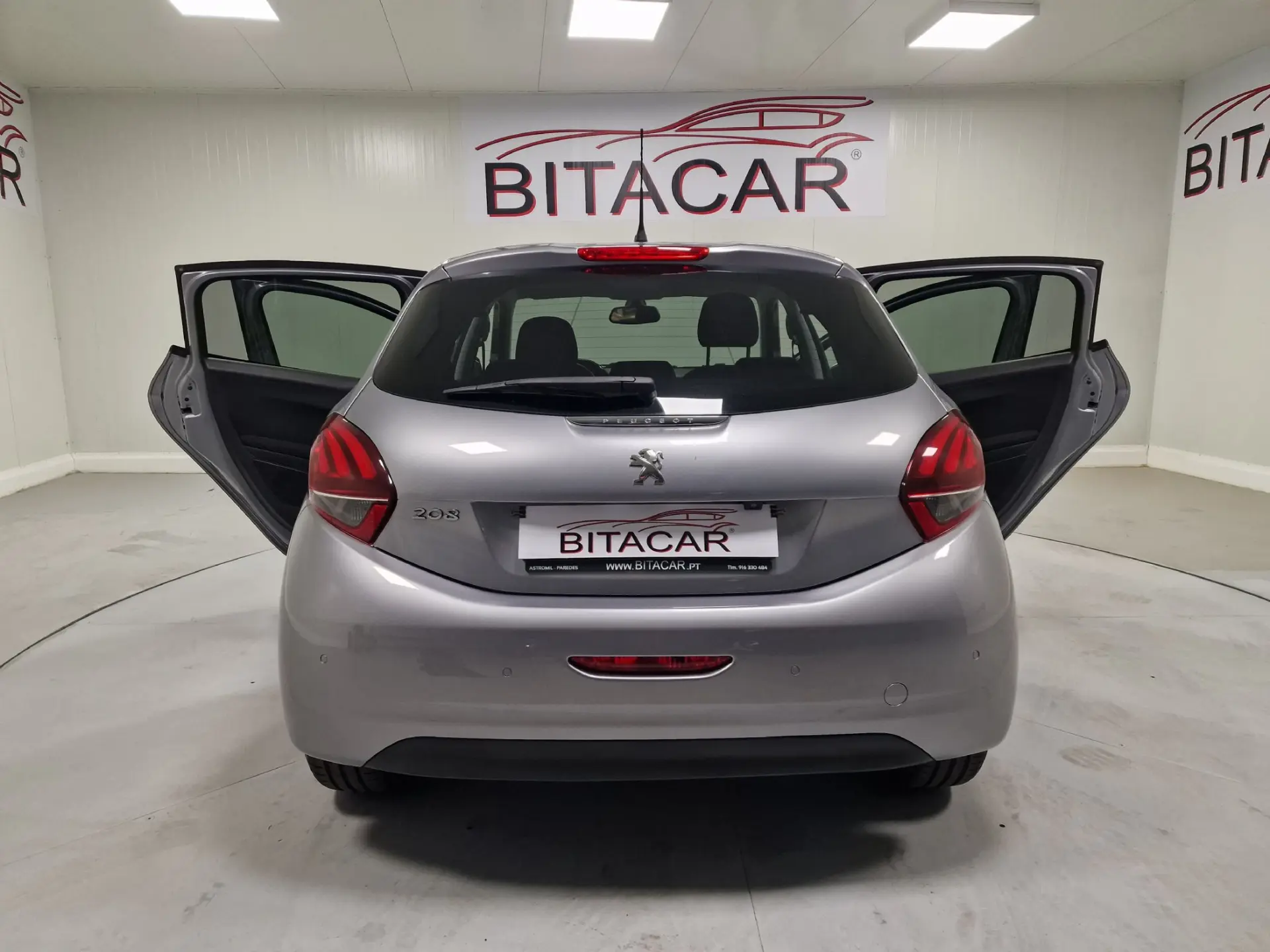 Peugeot 208 1.5 BLUEHDI 102CV SIGNATURE GPS CAM. TRASEIRA 33