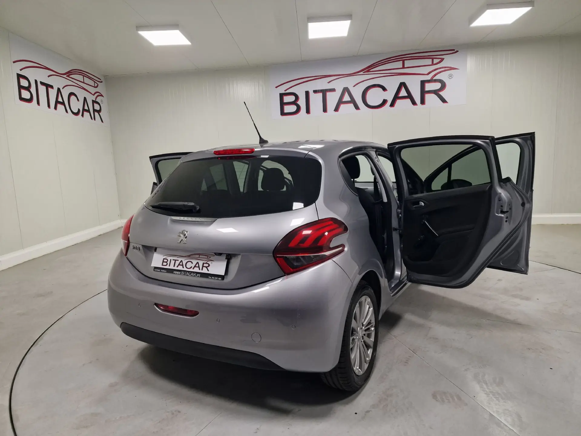 Peugeot 208 1.5 BLUEHDI 102CV SIGNATURE GPS CAM. TRASEIRA 34