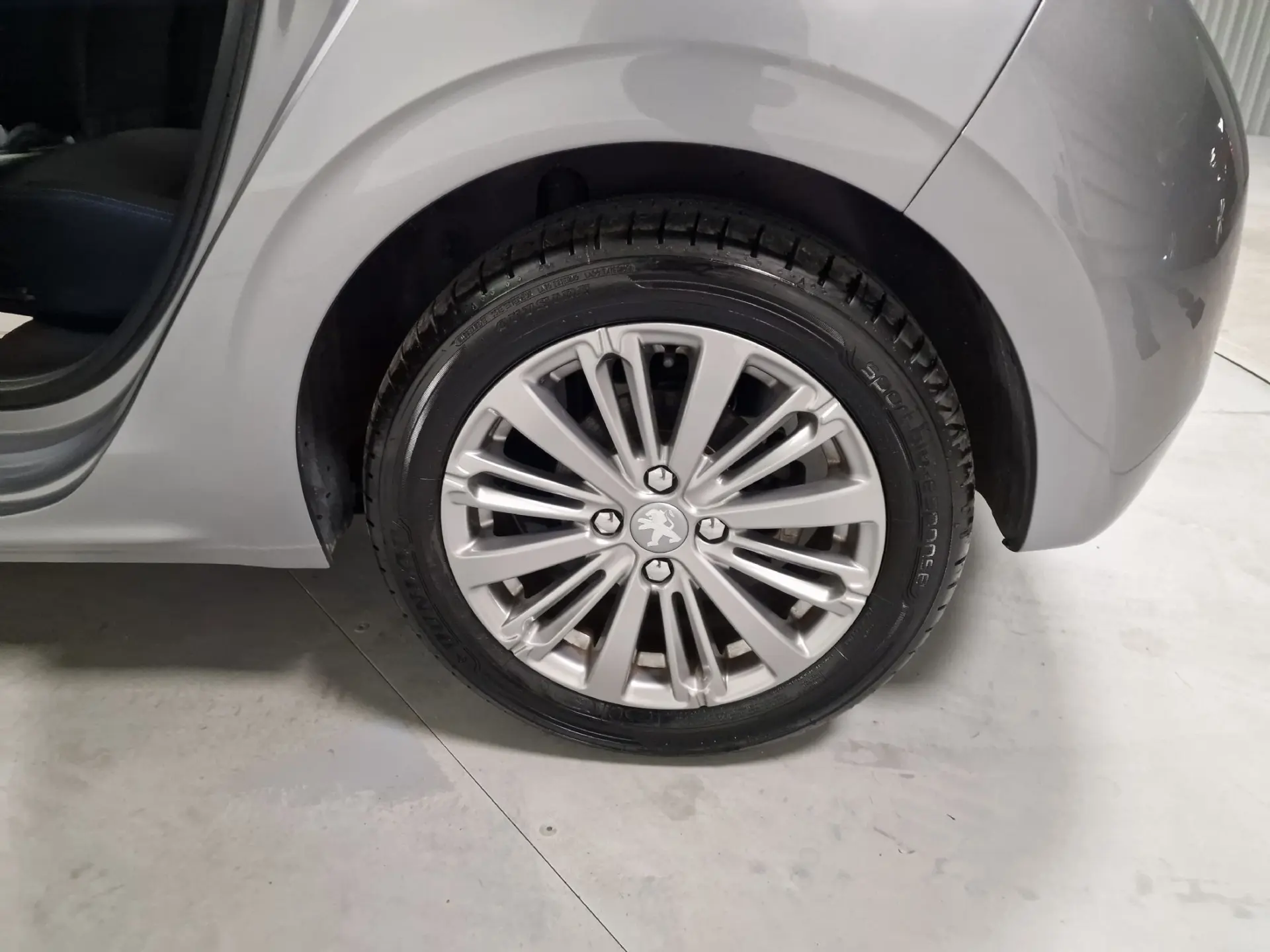 Peugeot 208 1.5 BLUEHDI 102CV SIGNATURE GPS CAM. TRASEIRA 35