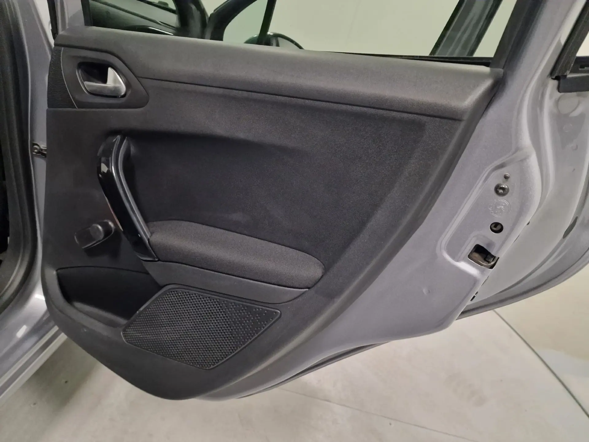 Peugeot 208 1.5 BLUEHDI 102CV SIGNATURE GPS CAM. TRASEIRA 41