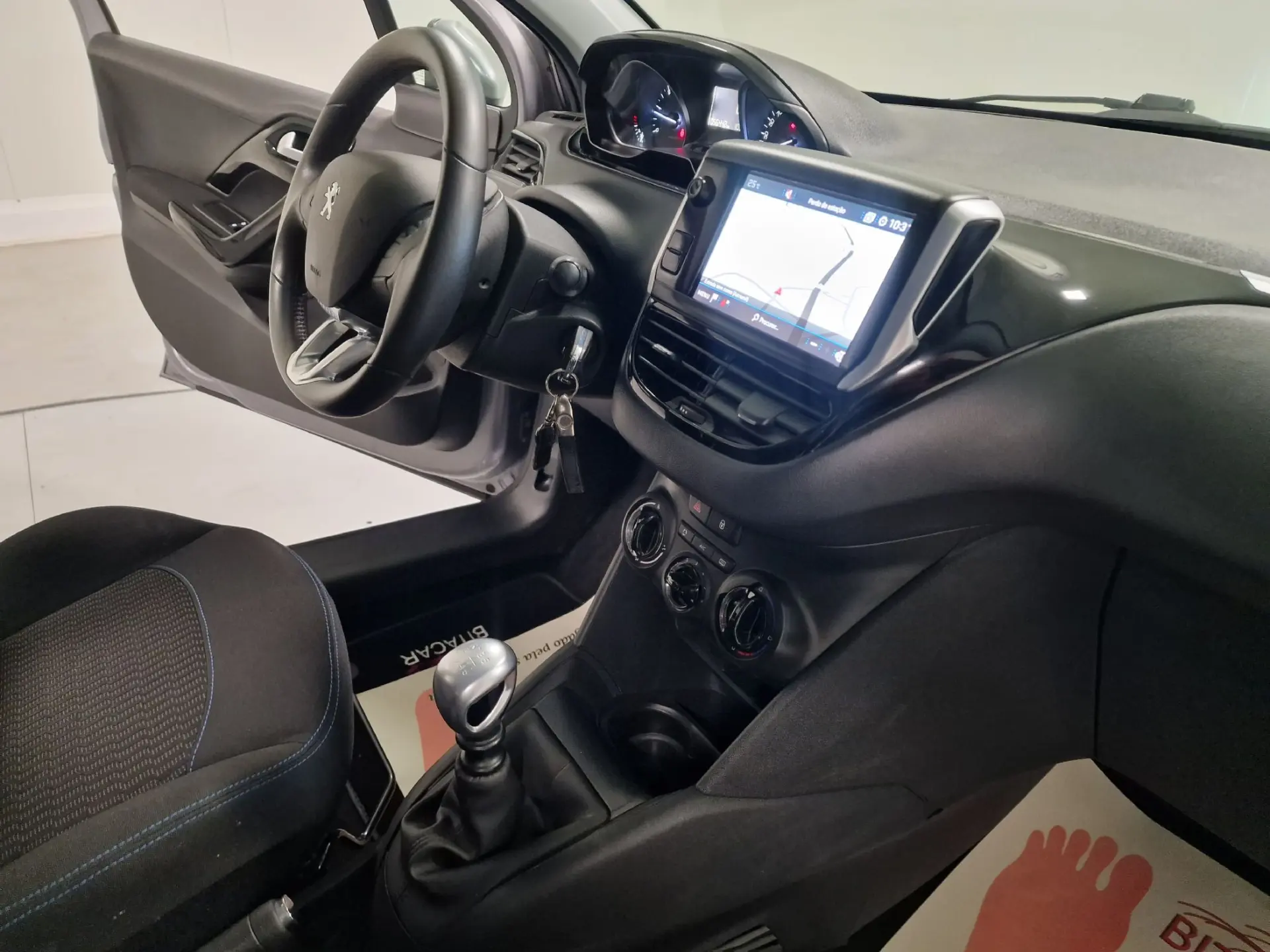 Peugeot 208 1.5 BLUEHDI 102CV SIGNATURE GPS CAM. TRASEIRA 50