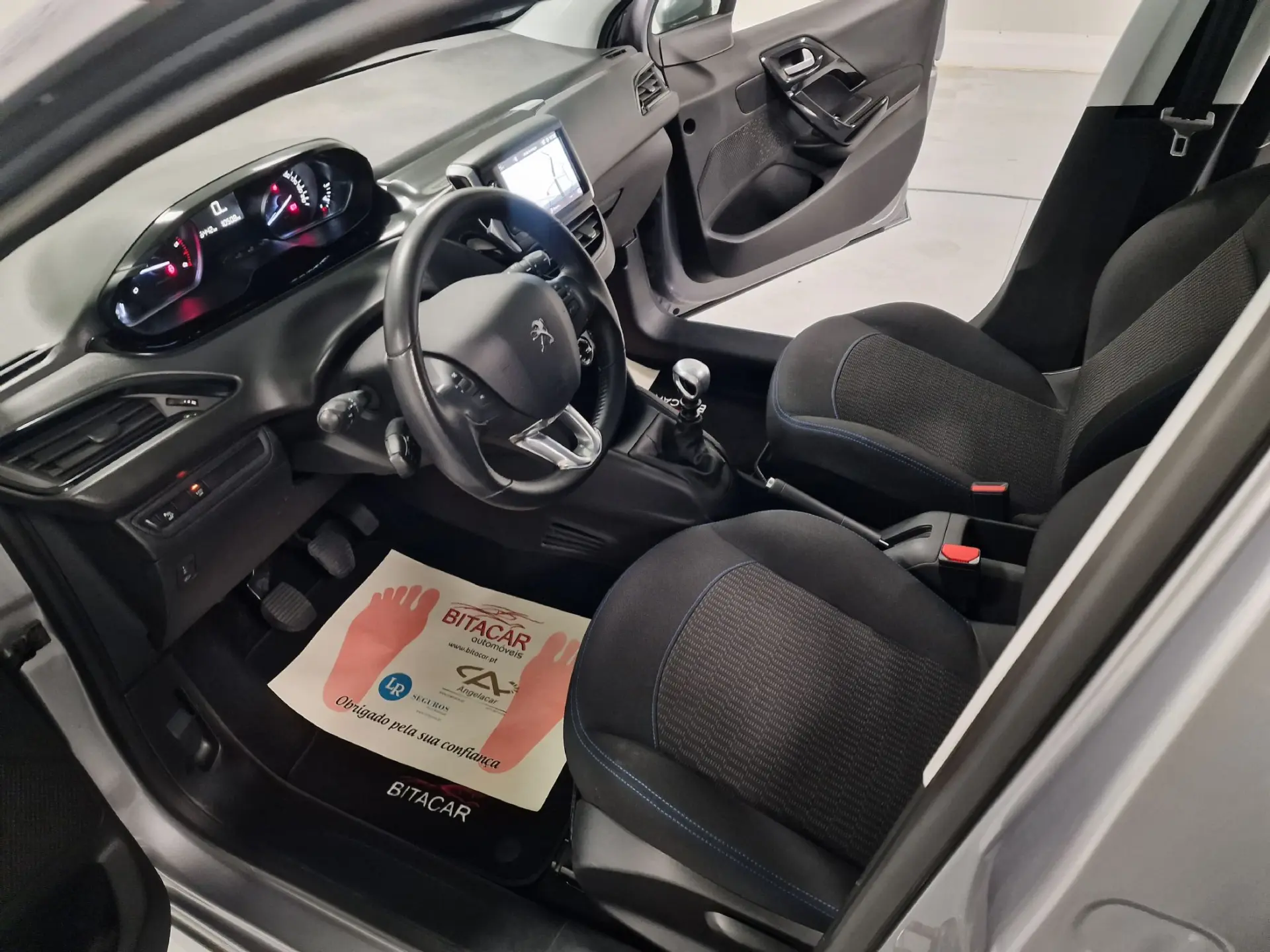 Peugeot 208 1.5 BLUEHDI 102CV SIGNATURE GPS CAM. TRASEIRA 59