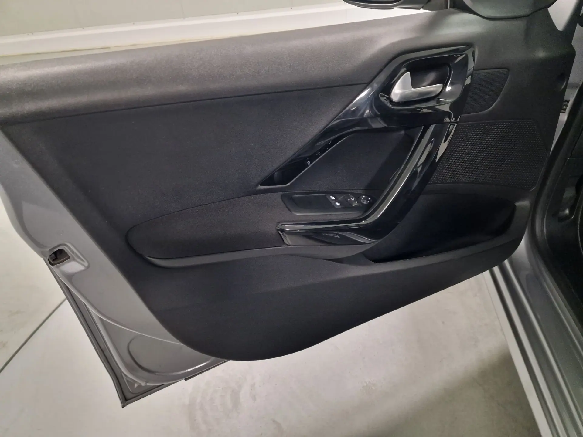 Peugeot 208 1.5 BLUEHDI 102CV SIGNATURE GPS CAM. TRASEIRA 61