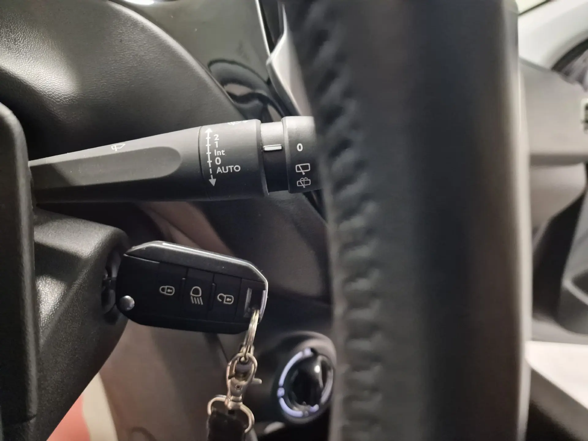 Peugeot 208 1.5 BLUEHDI 102CV SIGNATURE GPS CAM. TRASEIRA 66