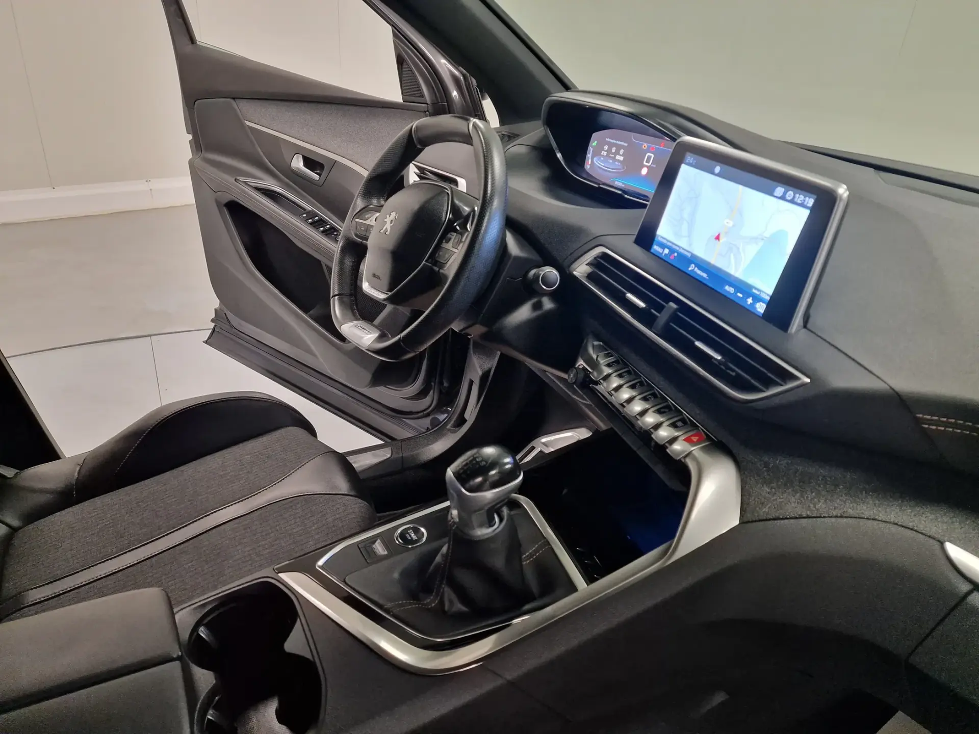 Peugeot 3008 1.5 BlueHDi GT Line J19 61