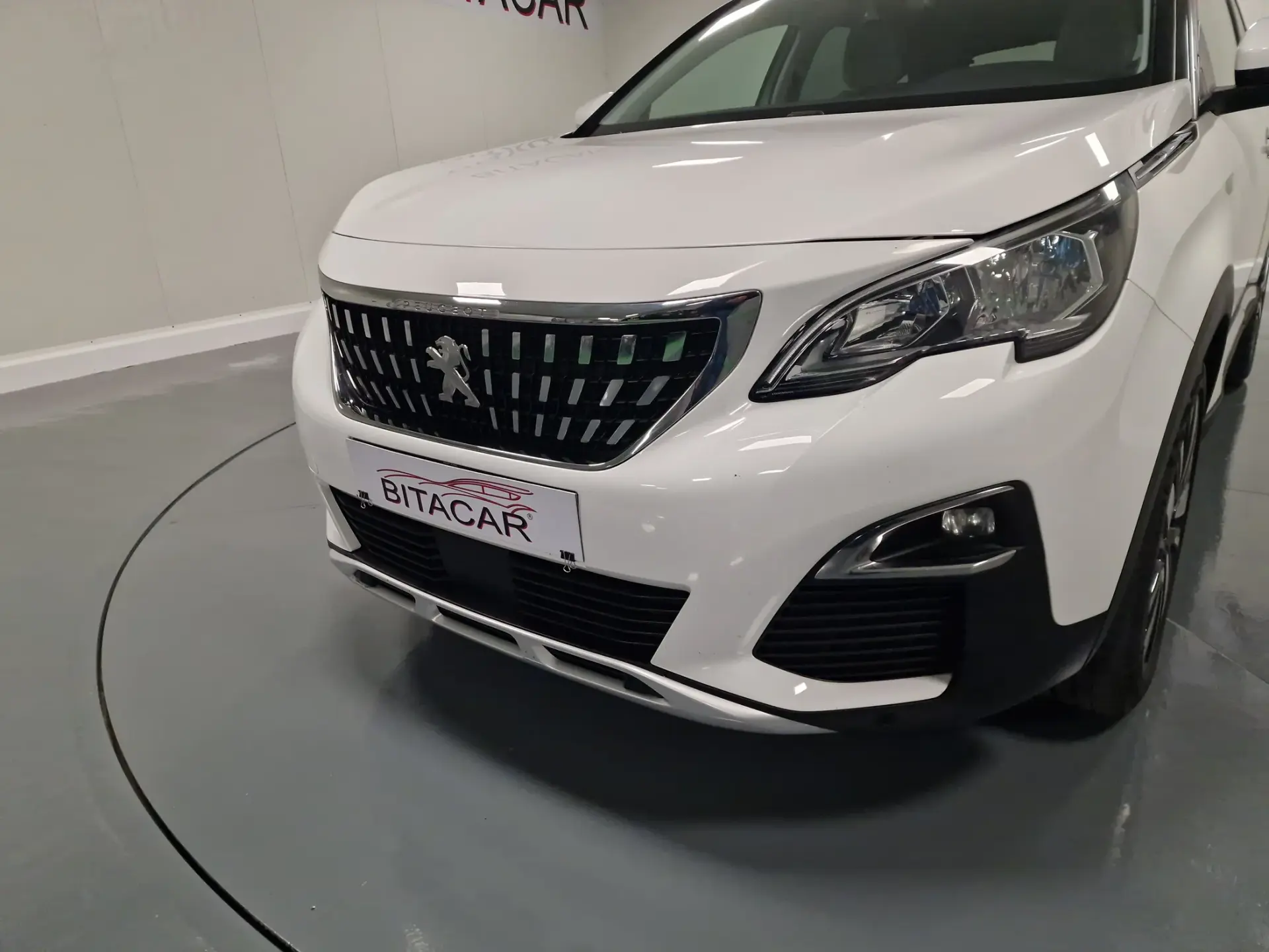 Peugeot 3008 1.5 BlueHDi Allure 6