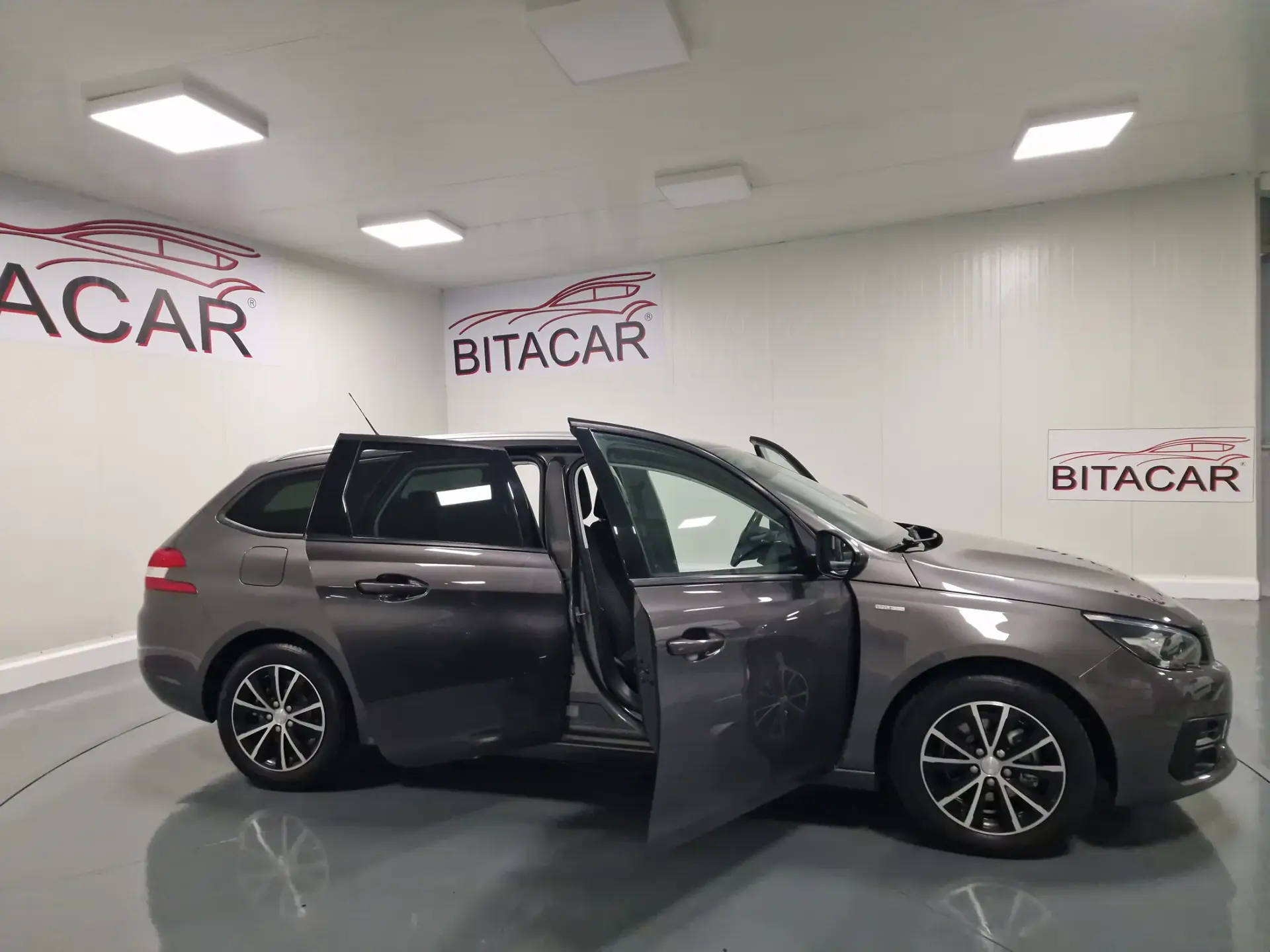 Peugeot 308 SW 1.5 BlueHDi Style 18
