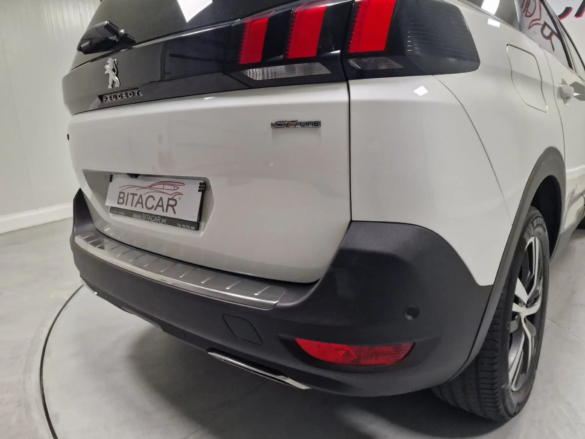 Peugeot 5008 1.66 BLUEHDI 120CV GTLINE TETO DE ABRIR 31