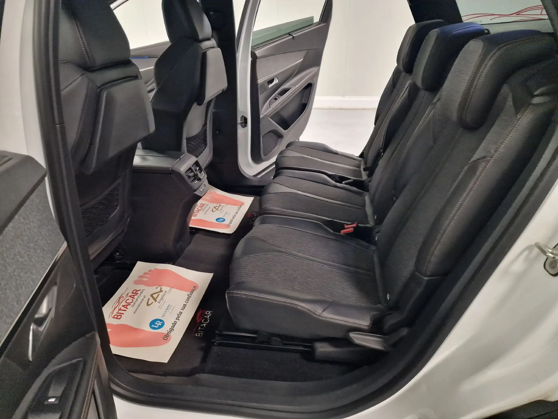 Peugeot 5008 1.66 BLUEHDI 120CV GTLINE TETO DE ABRIR 54