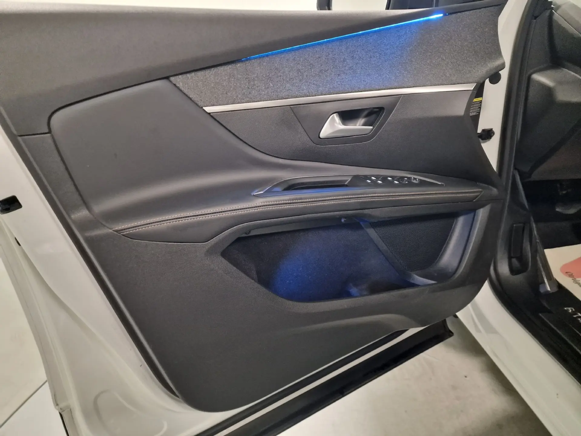 Peugeot 5008 1.66 BLUEHDI 120CV GTLINE TETO DE ABRIR 77