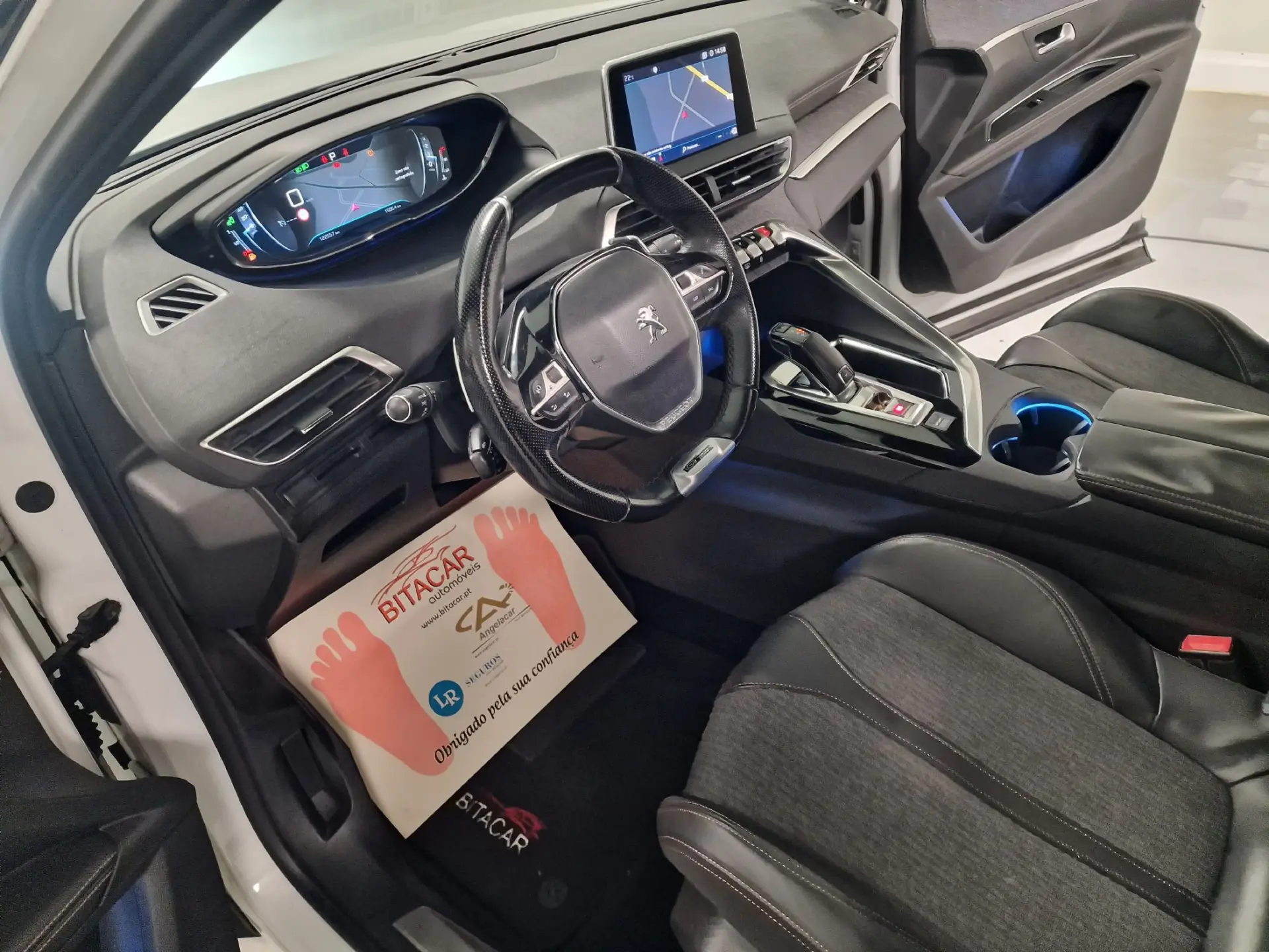 Peugeot 5008 1.66 BLUEHDI 120CV GTLINE TETO DE ABRIR 82