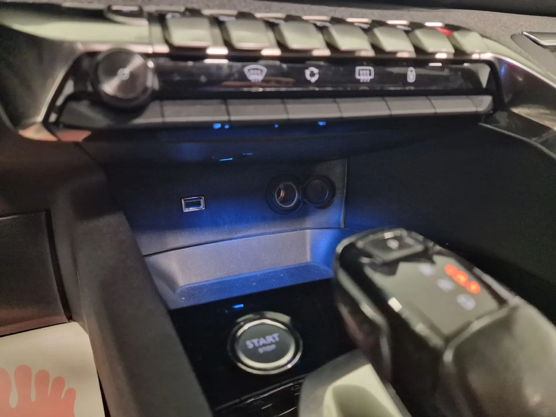 Peugeot 5008 1.66 BLUEHDI 120CV GTLINE TETO DE ABRIR 101