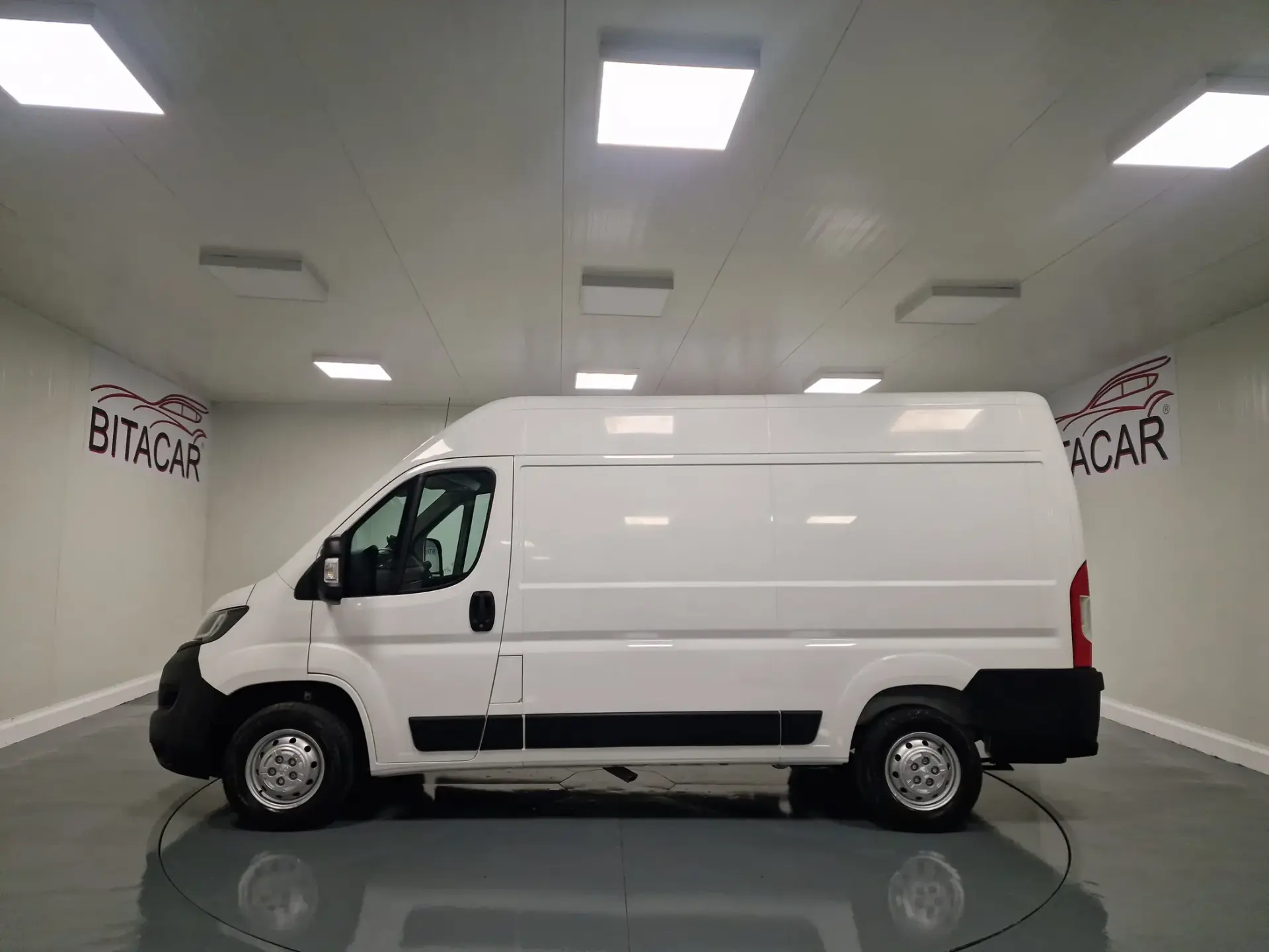 Peugeot Boxer 2.2 BlueHDi 435 L4H2 Premium 14